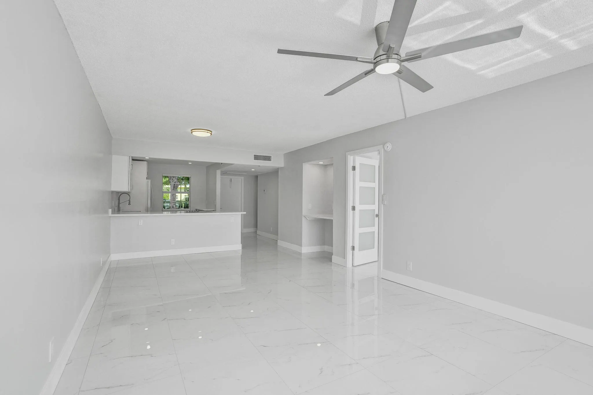 575 OAKS Lane #104