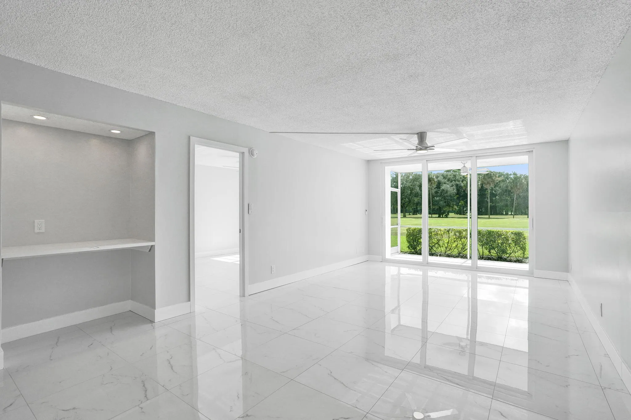 575 OAKS Lane #104