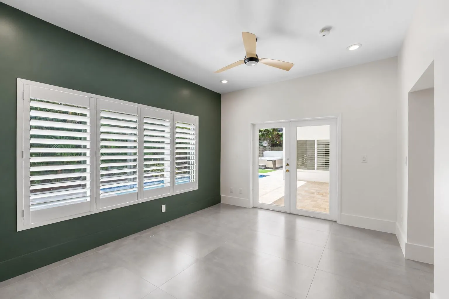 450 NE 5TH Circle