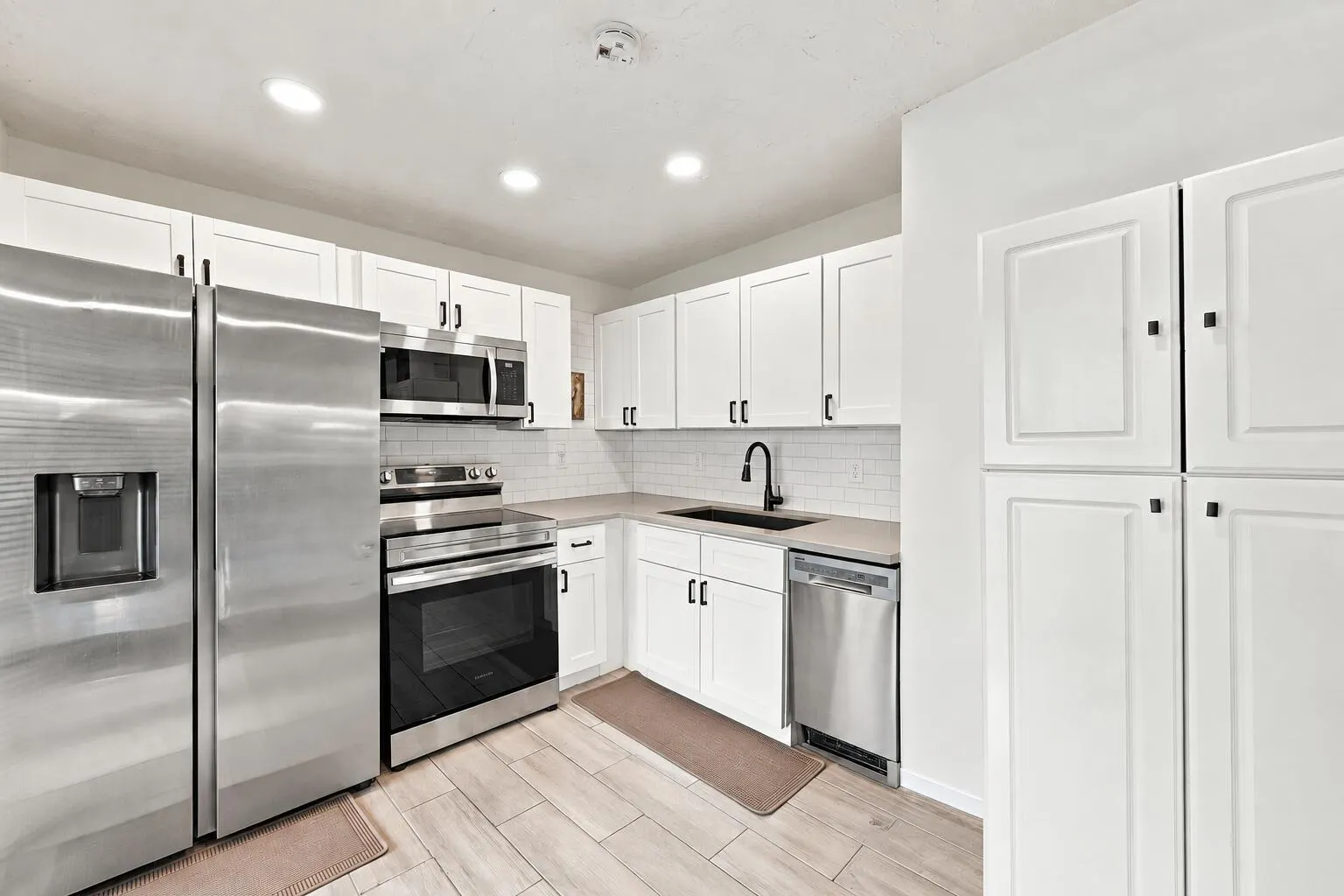 2775 NE 16TH Avenue