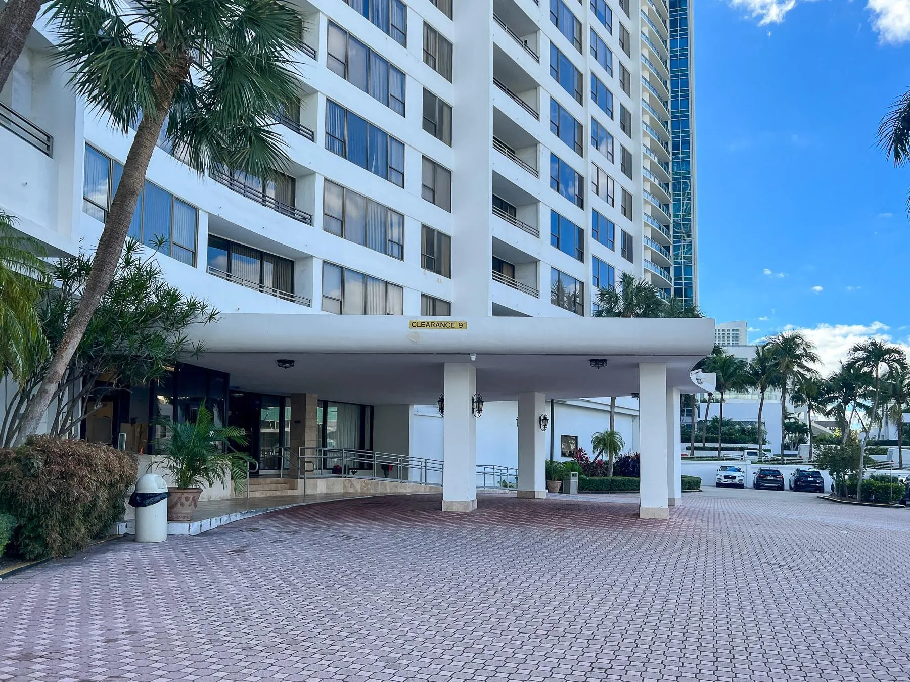 3505 S OCEAN Drive #806