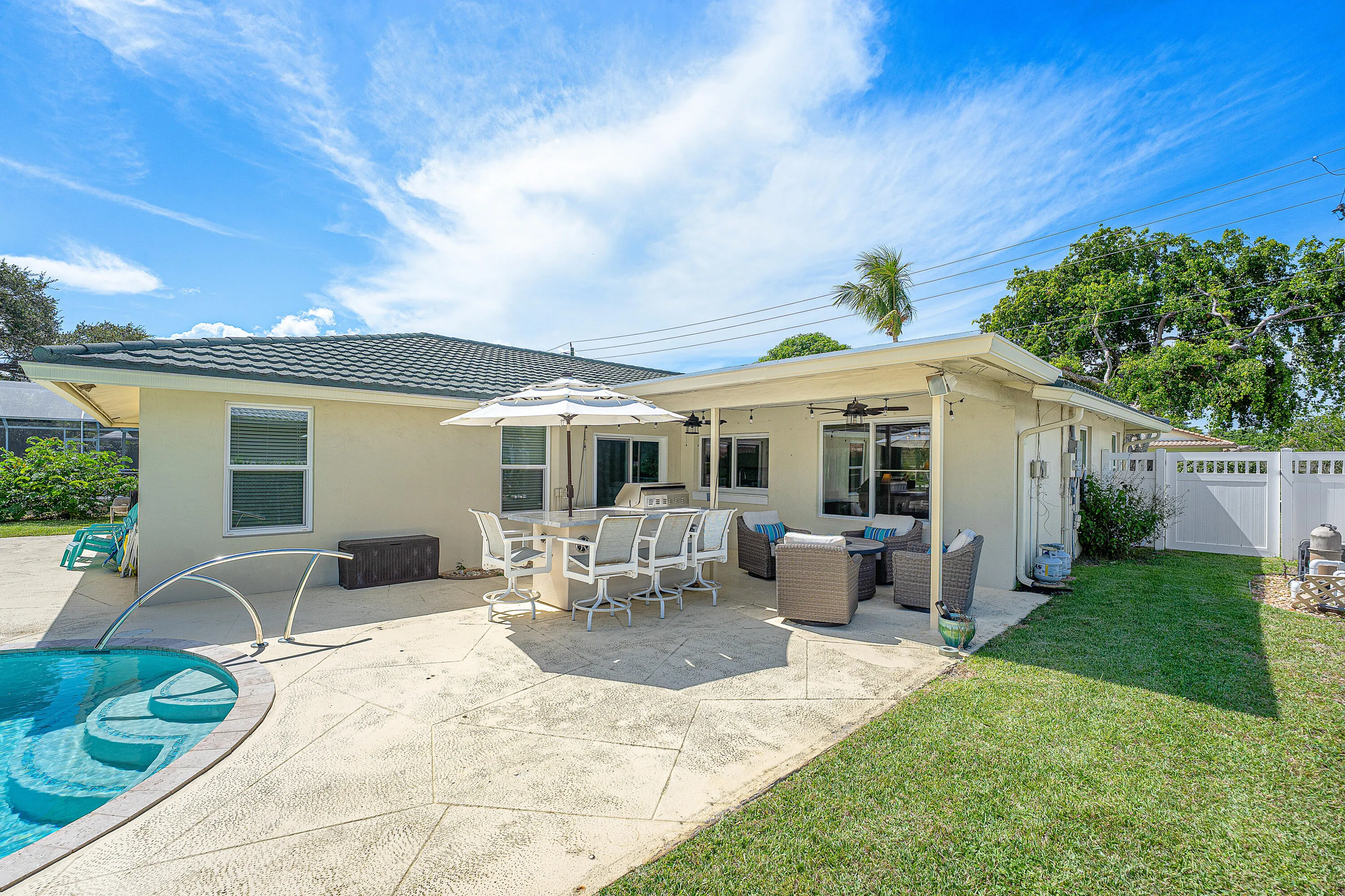 4520 NW 5TH Avenue