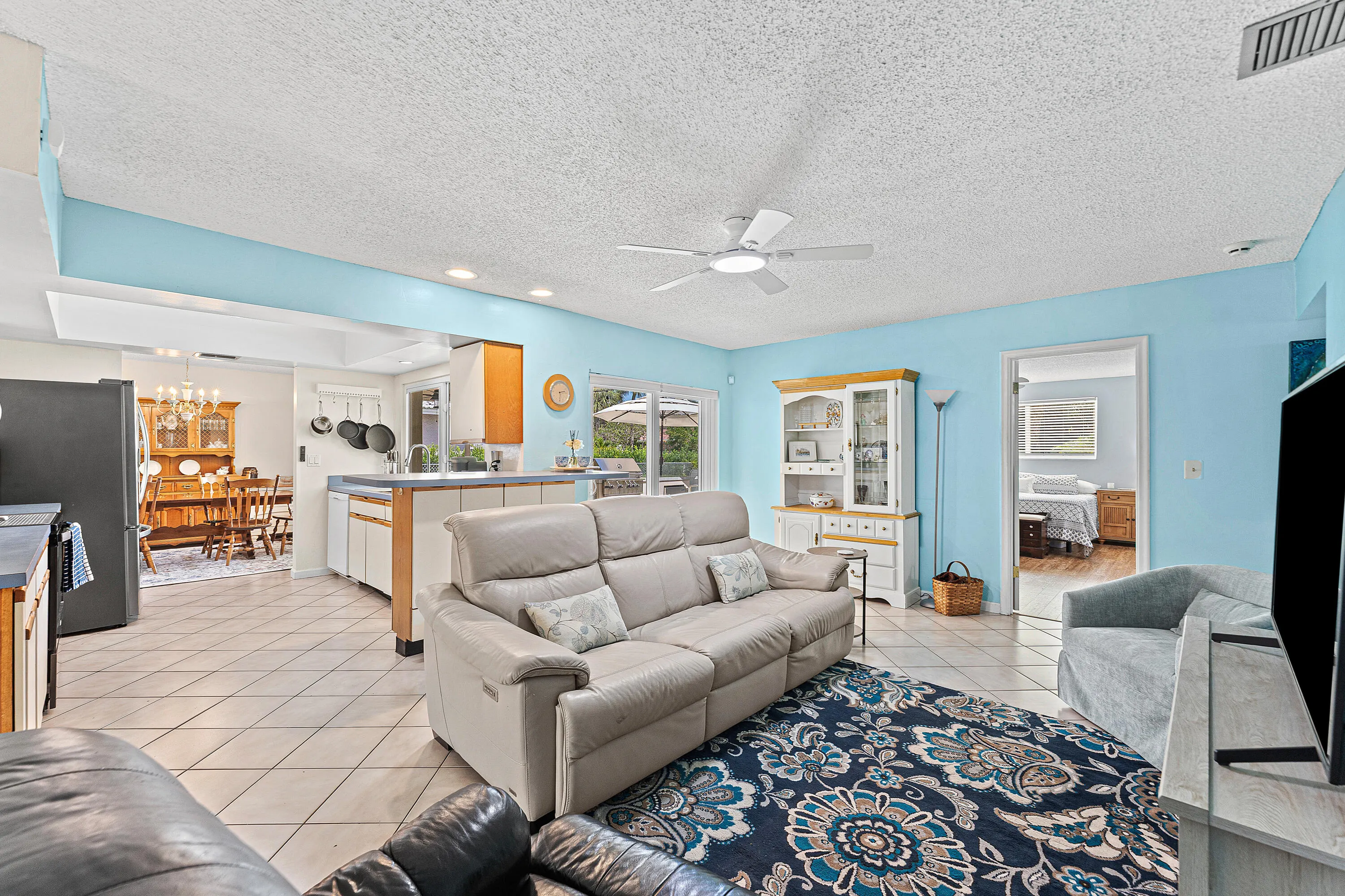 4520 NW 5TH Avenue