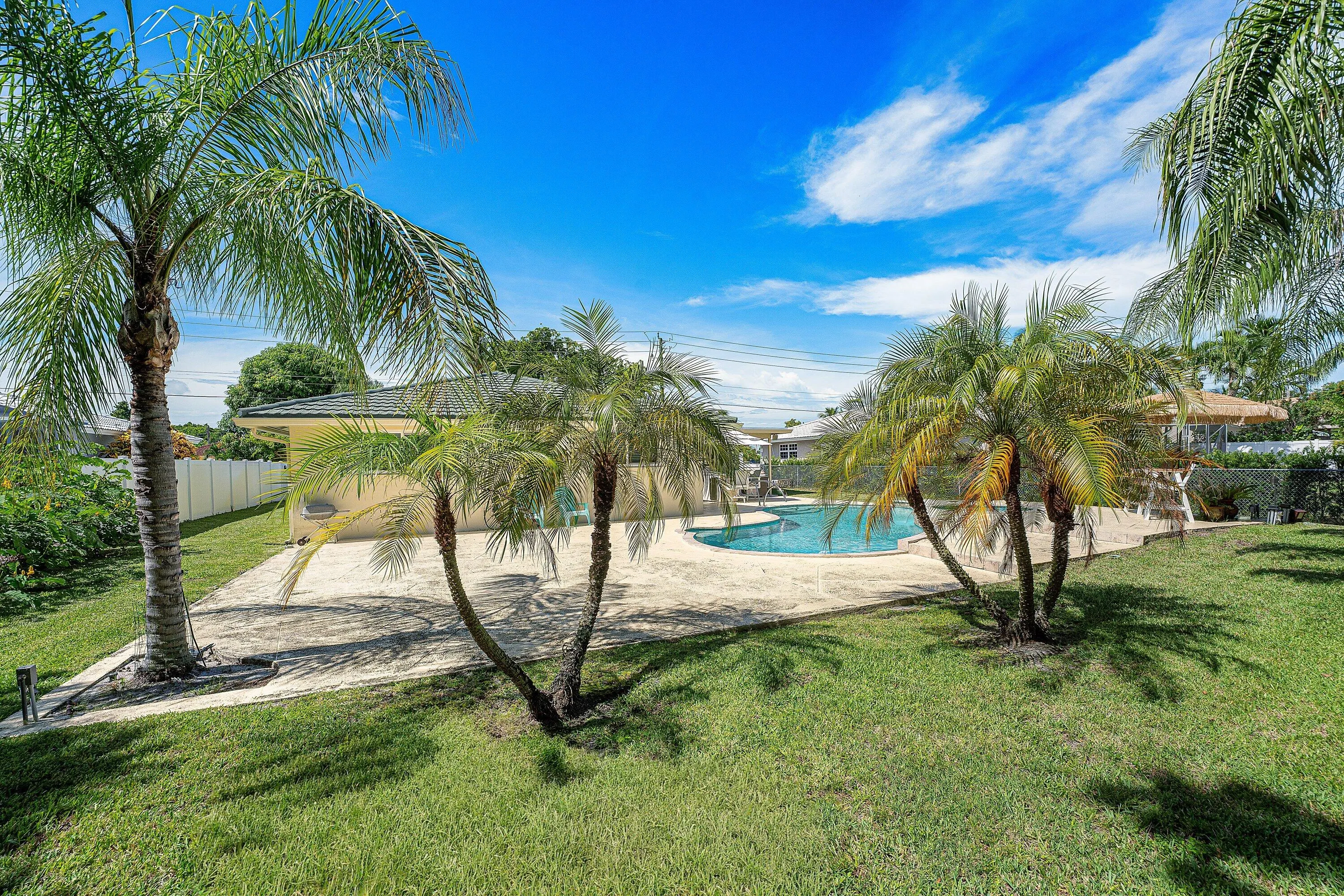 4520 NW 5TH Avenue