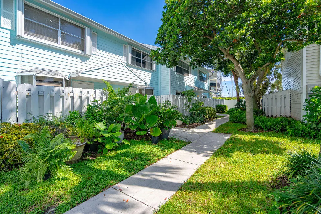 2803 NE 15TH Street #2803