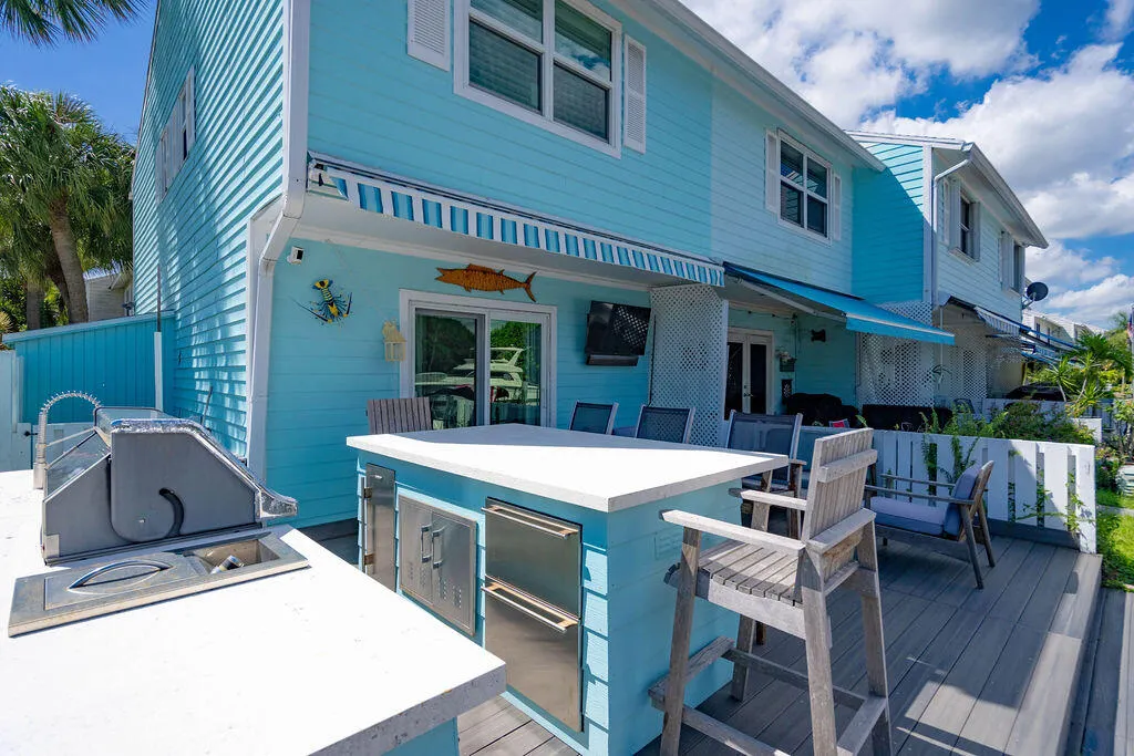 2803 NE 15TH Street #2803
