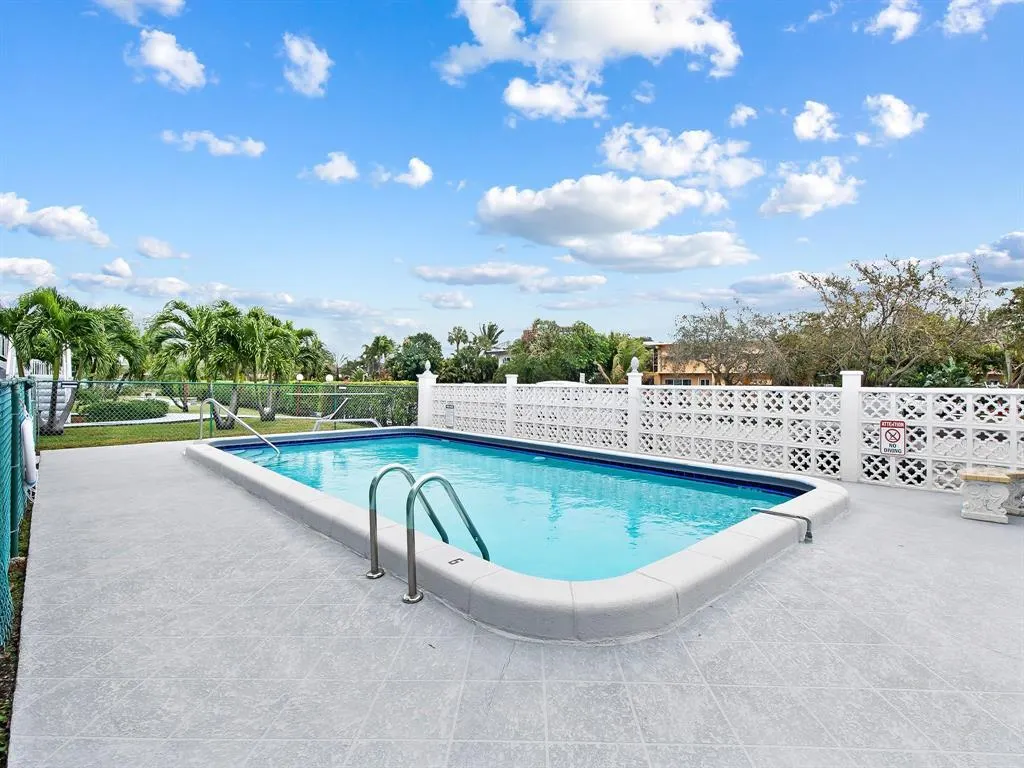 1401 SE 7TH Avenue #9