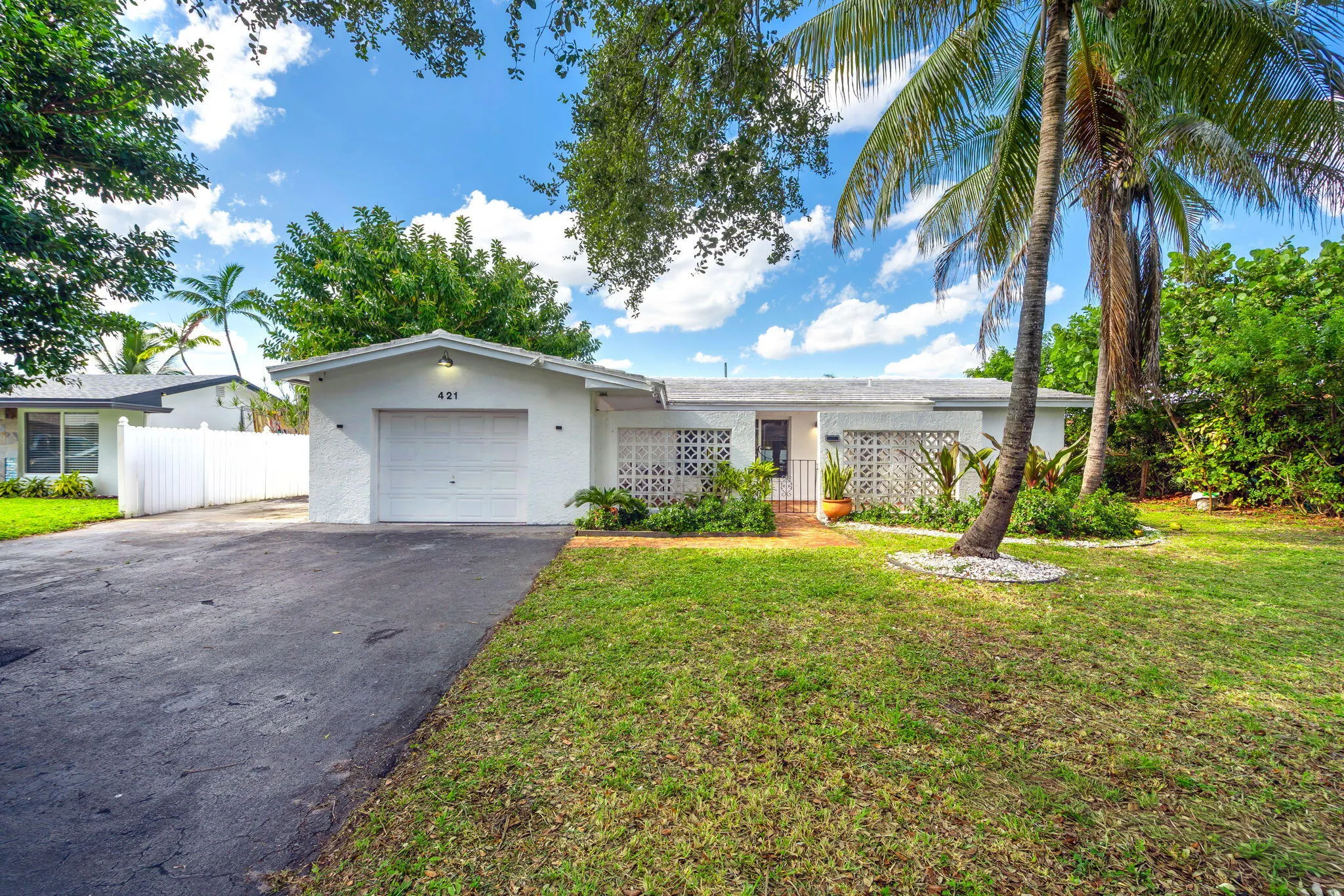 421 SW 18TH Street