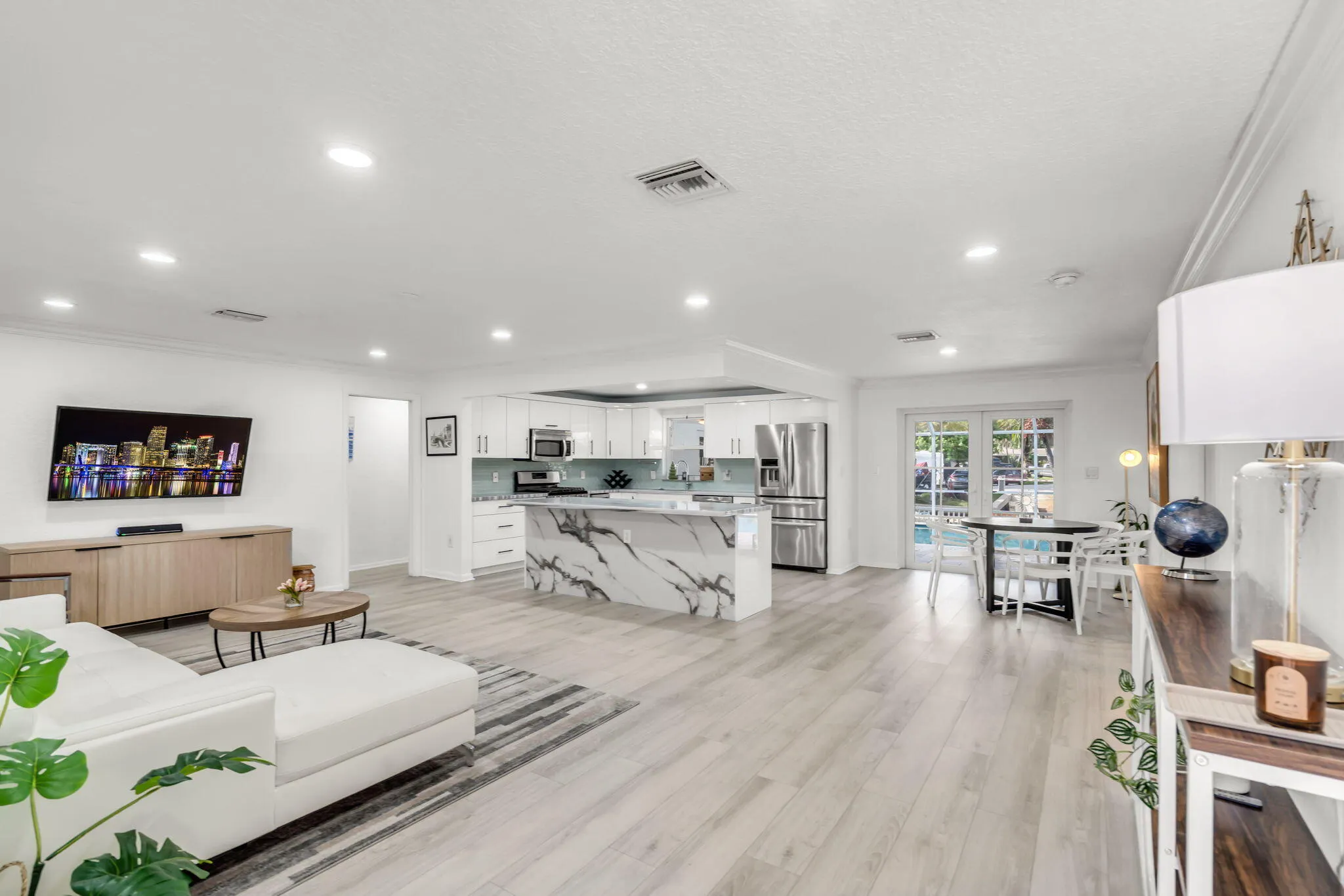 421 SW 18TH Street
