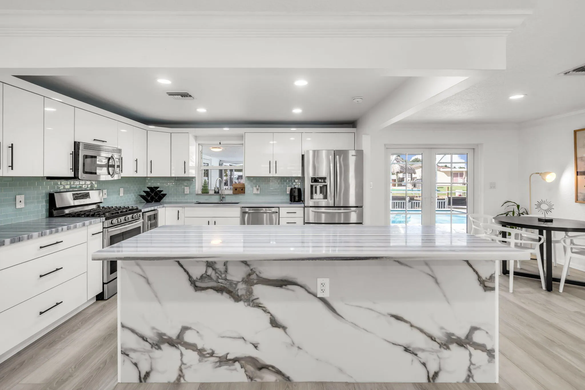 421 SW 18TH Street