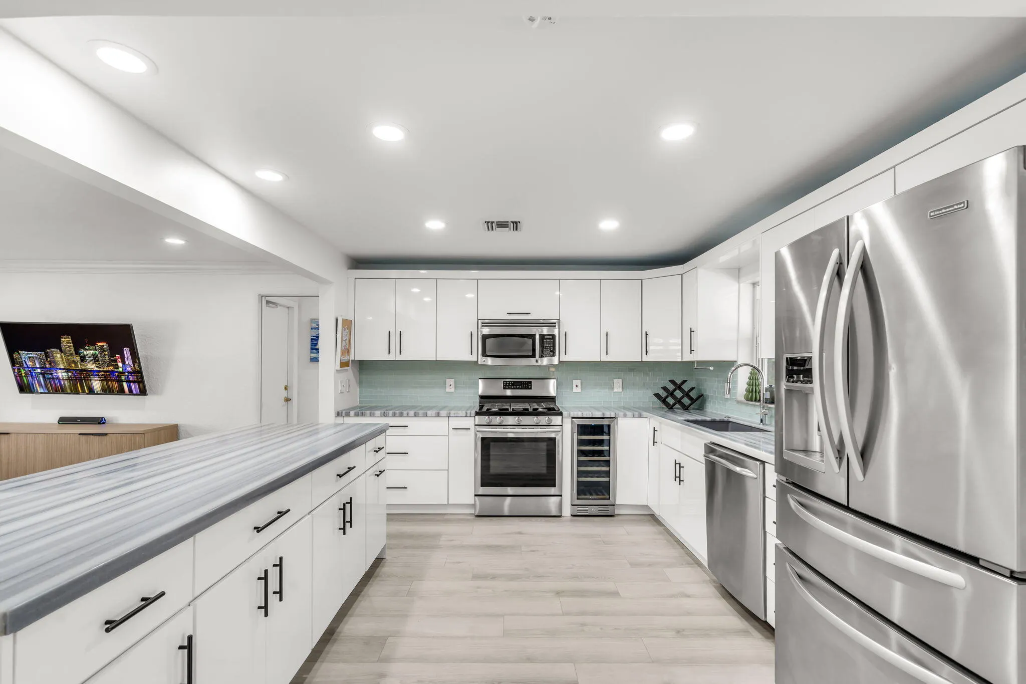 421 SW 18TH Street