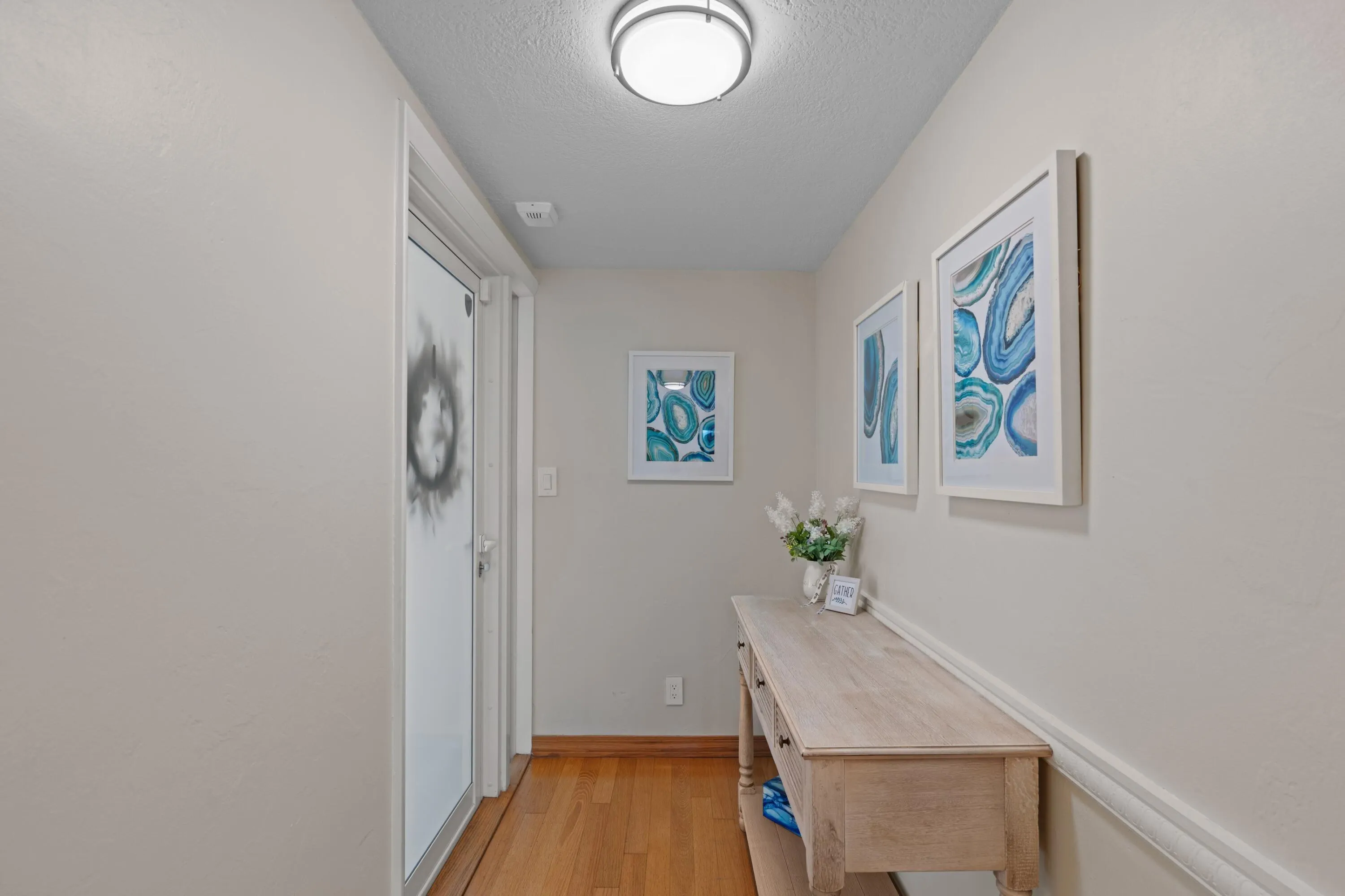 711 N RIVERSIDE Drive #401