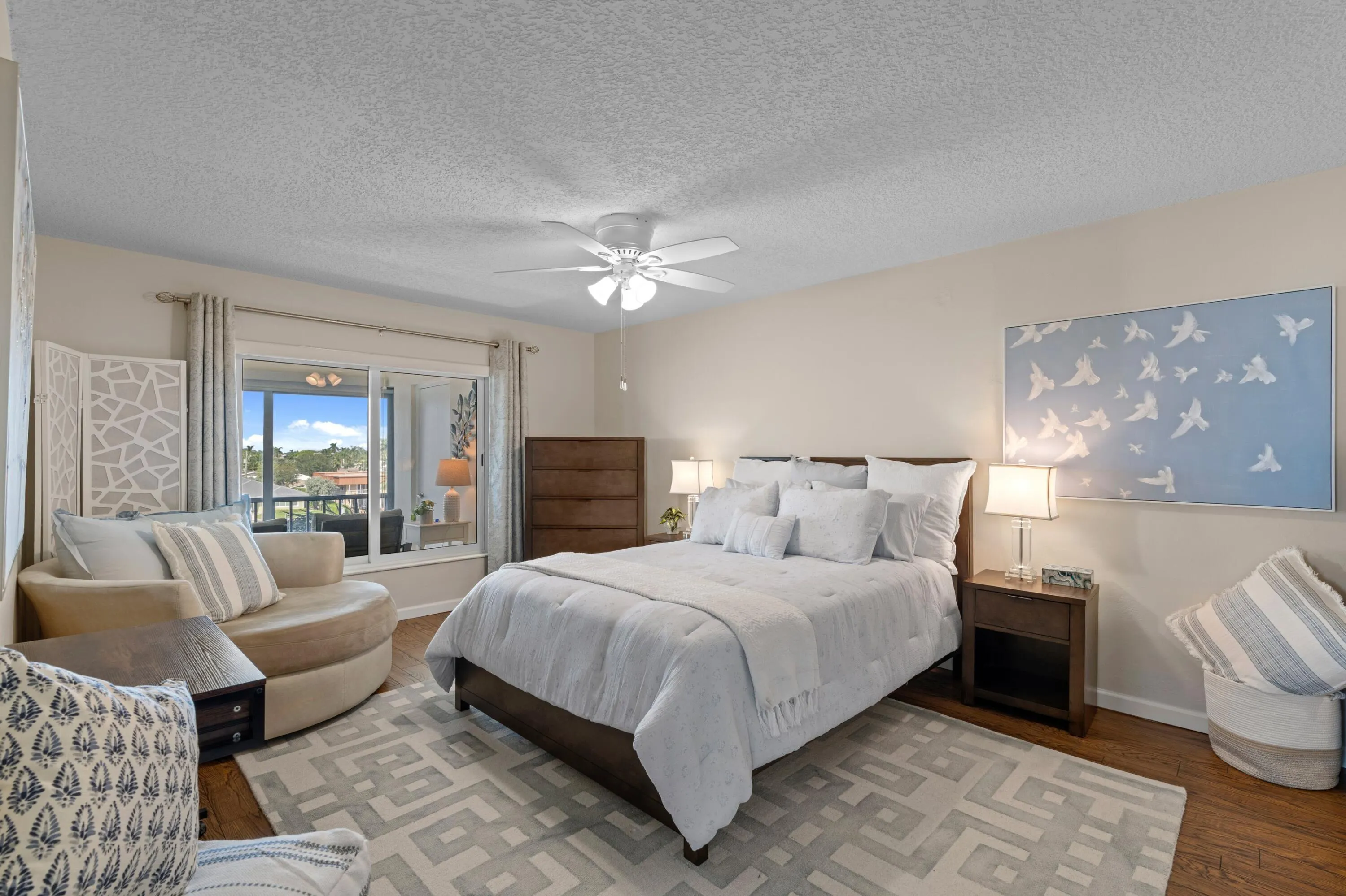 711 N RIVERSIDE Drive #401