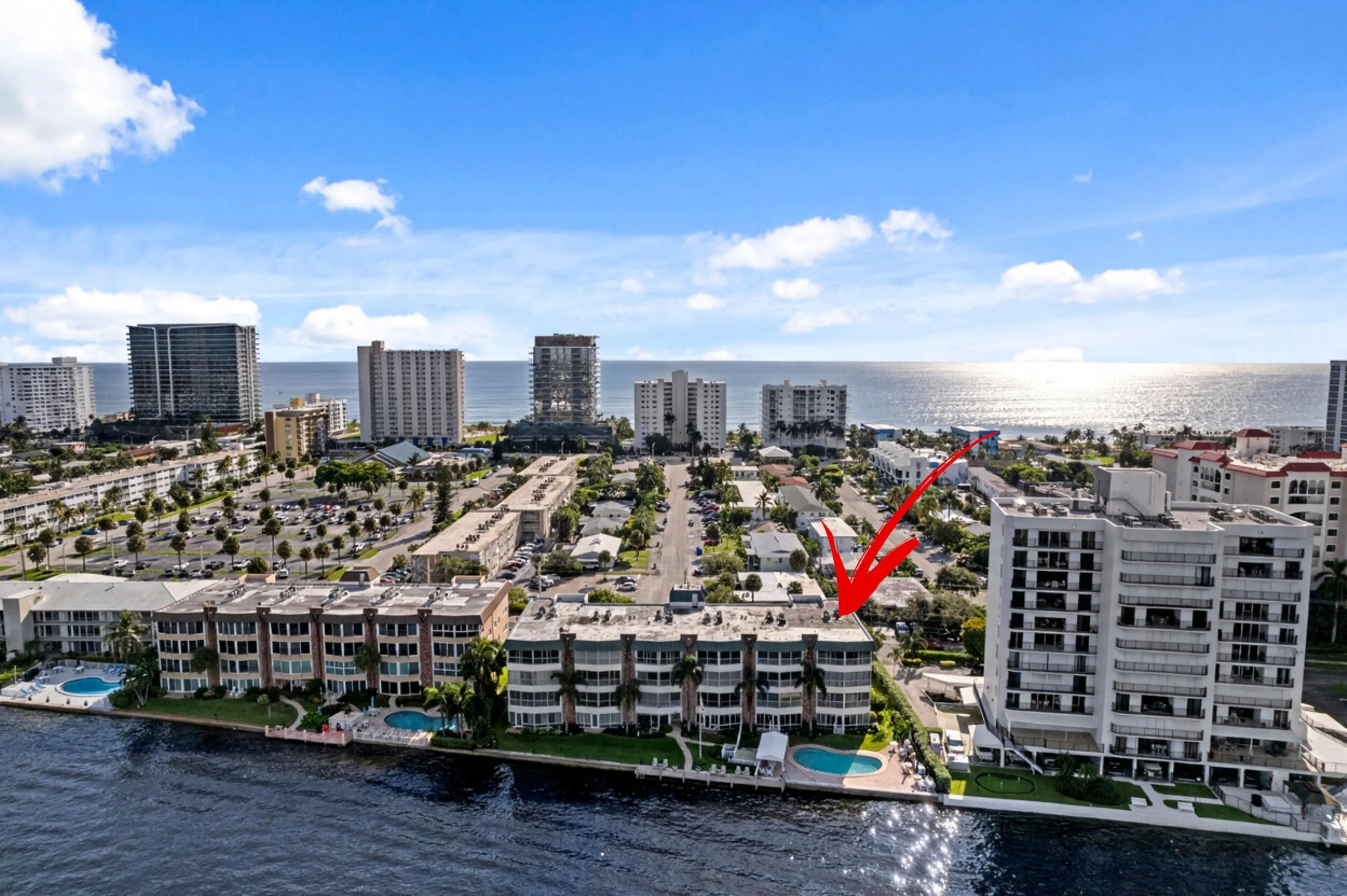 711 N RIVERSIDE Drive #401