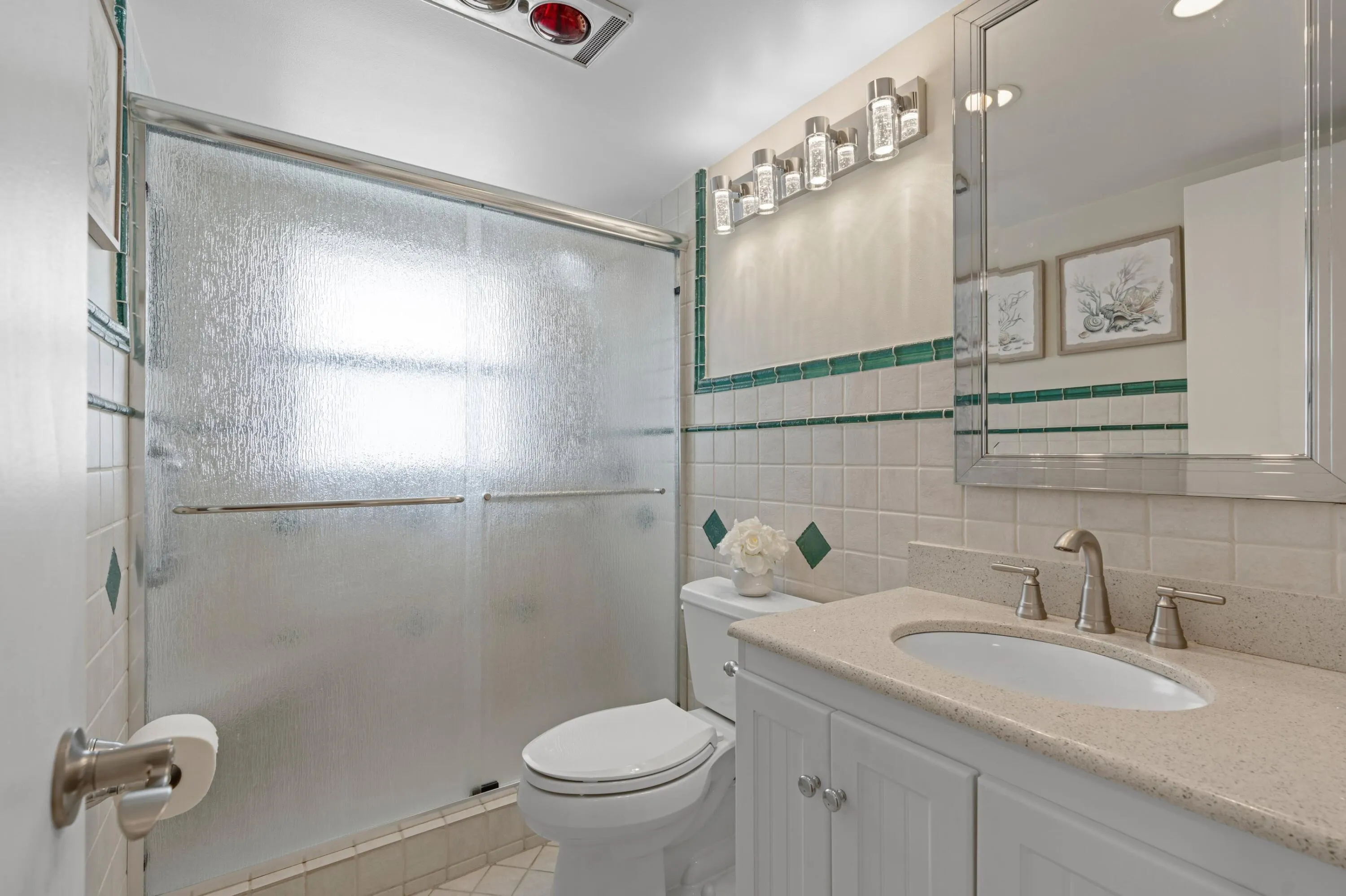 711 N RIVERSIDE Drive #401