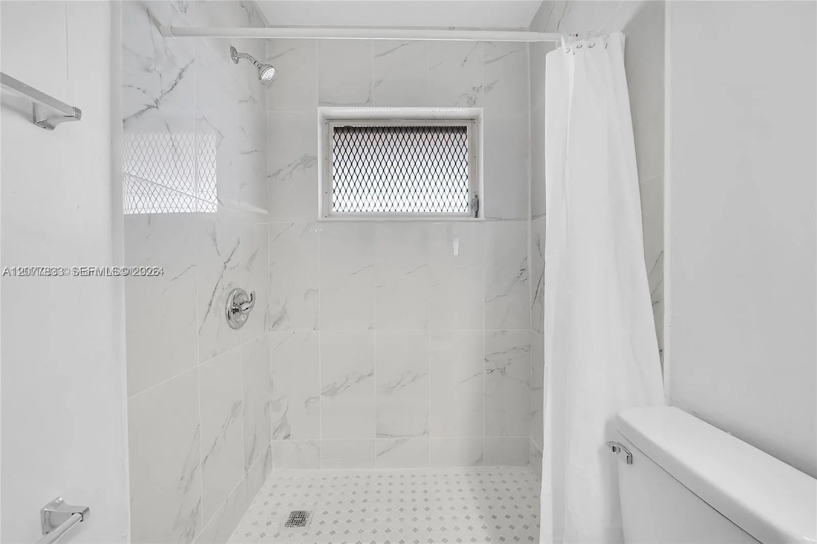 1050 E SAMPLE Road #309