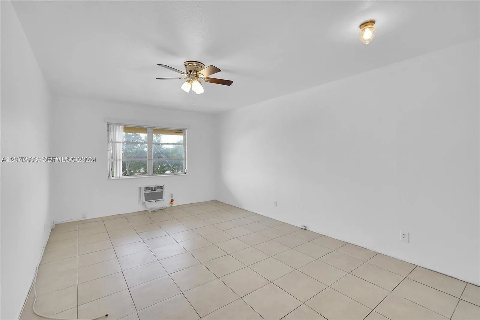 1050 E SAMPLE Road #309