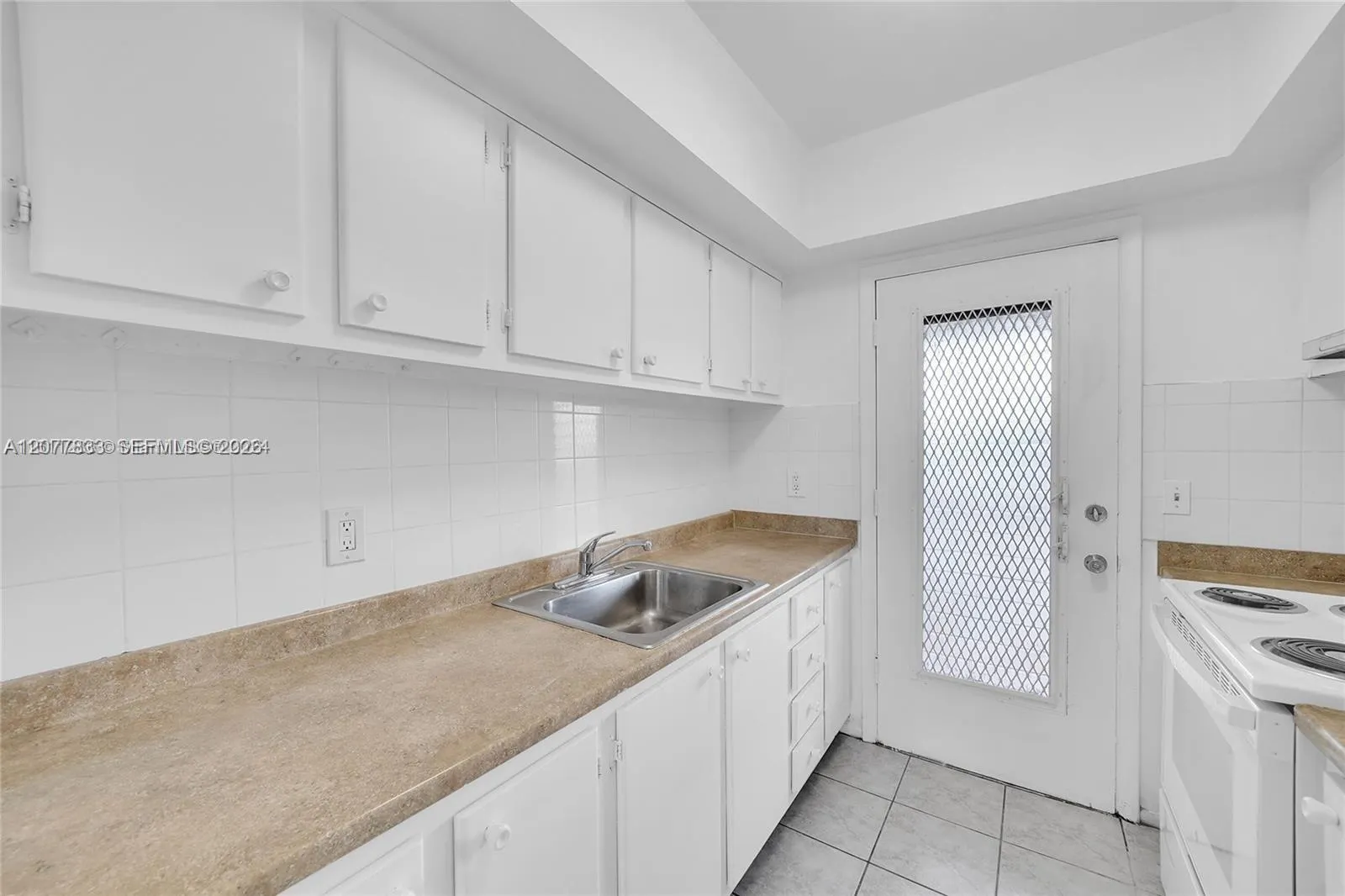 1050 E SAMPLE Road #309