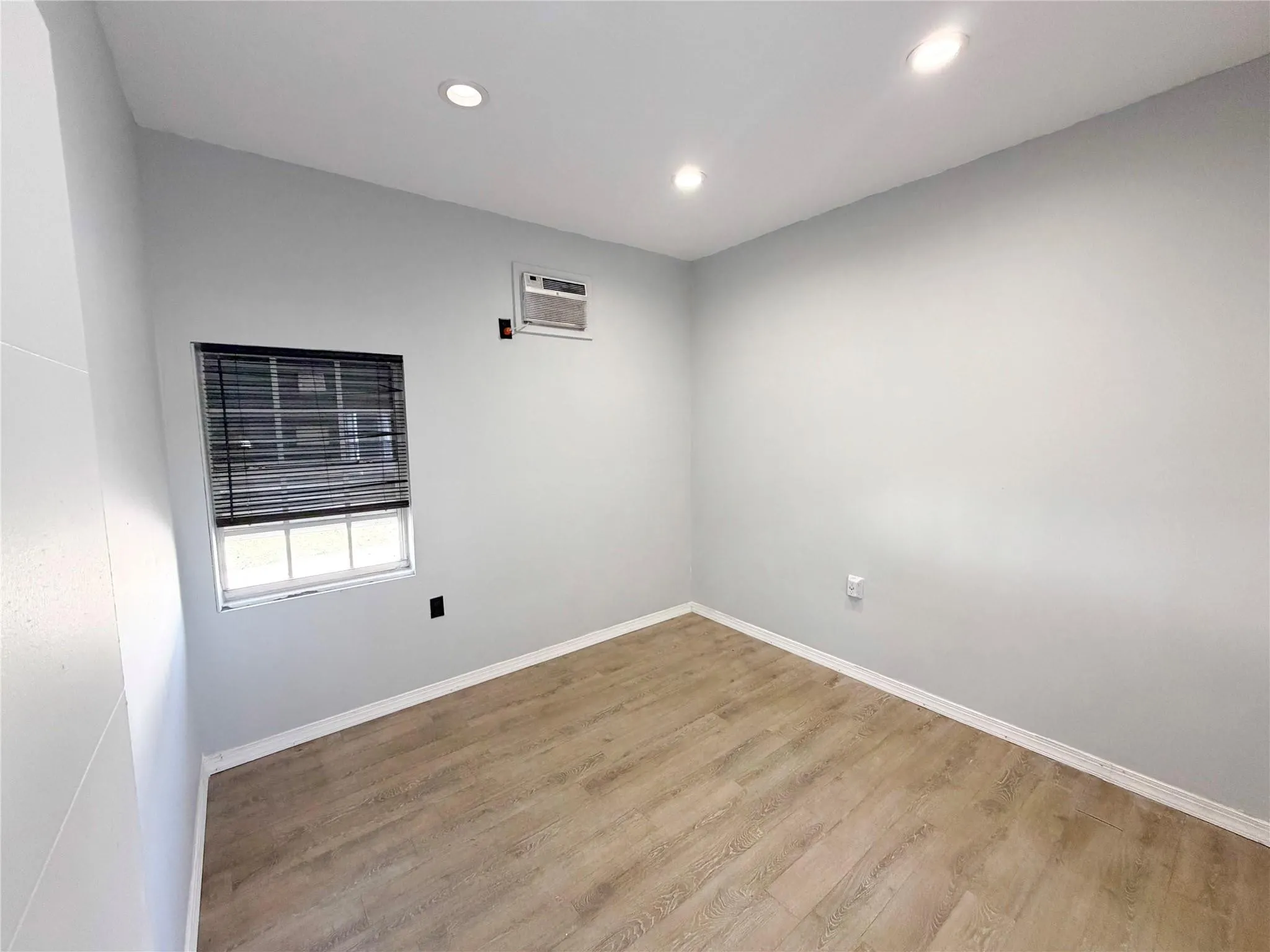 3000 N 22nd Avenue