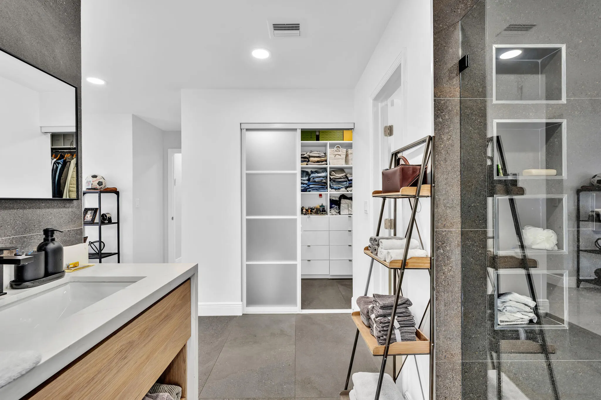 136 GREENS Road
