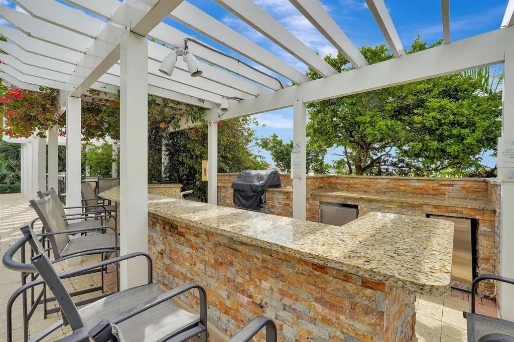 1 N Ocean Boulevard #813