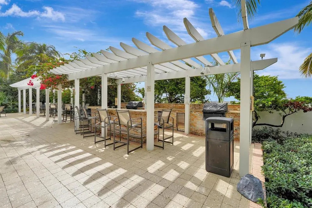 1 N Ocean Boulevard #813