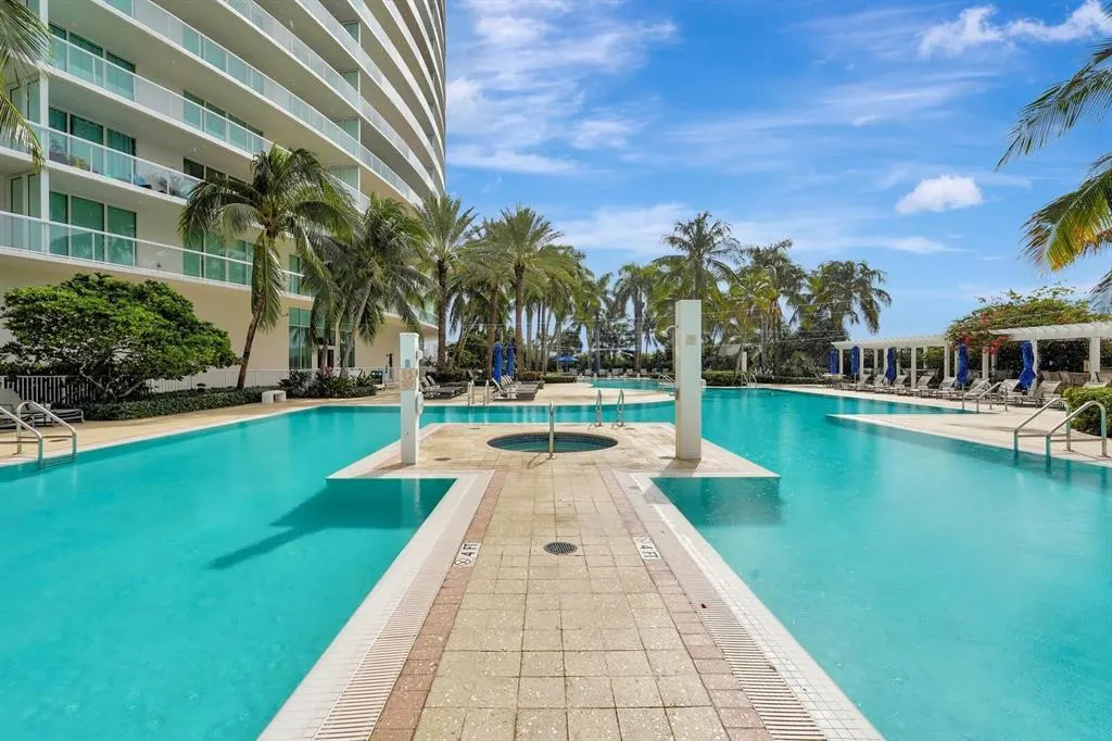 1 N Ocean Boulevard #813