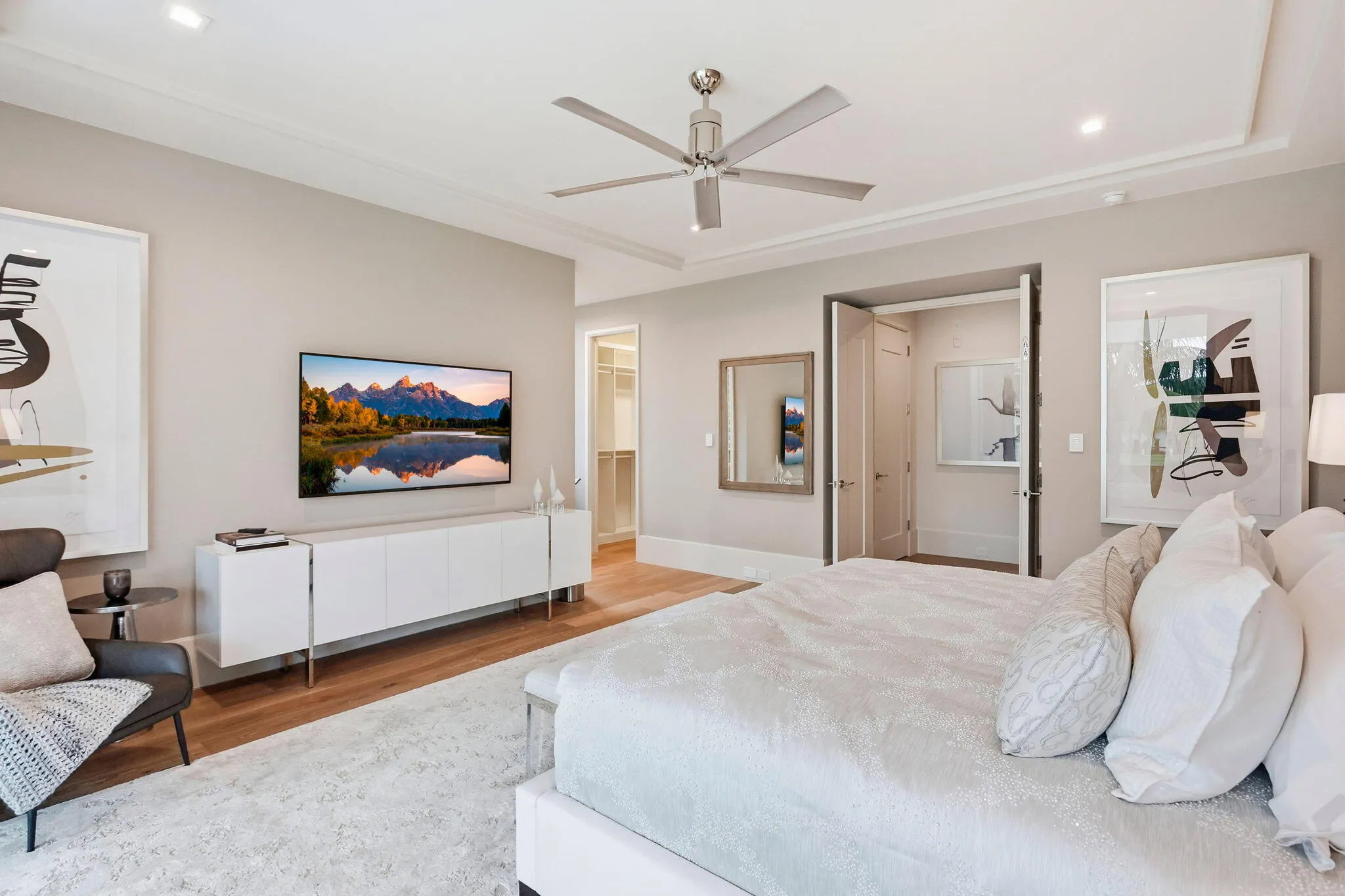 1371 ROYAL PALM Way