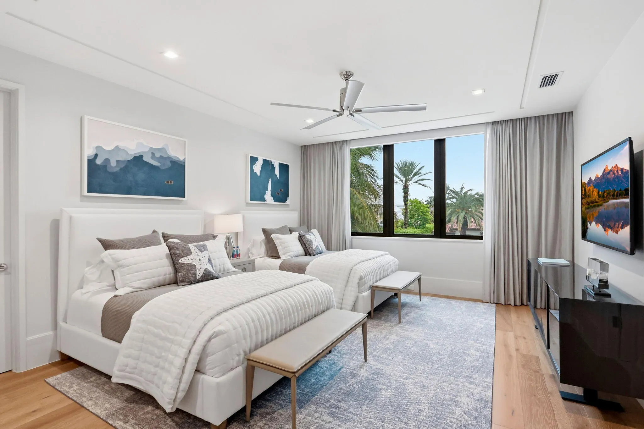 1371 ROYAL PALM Way