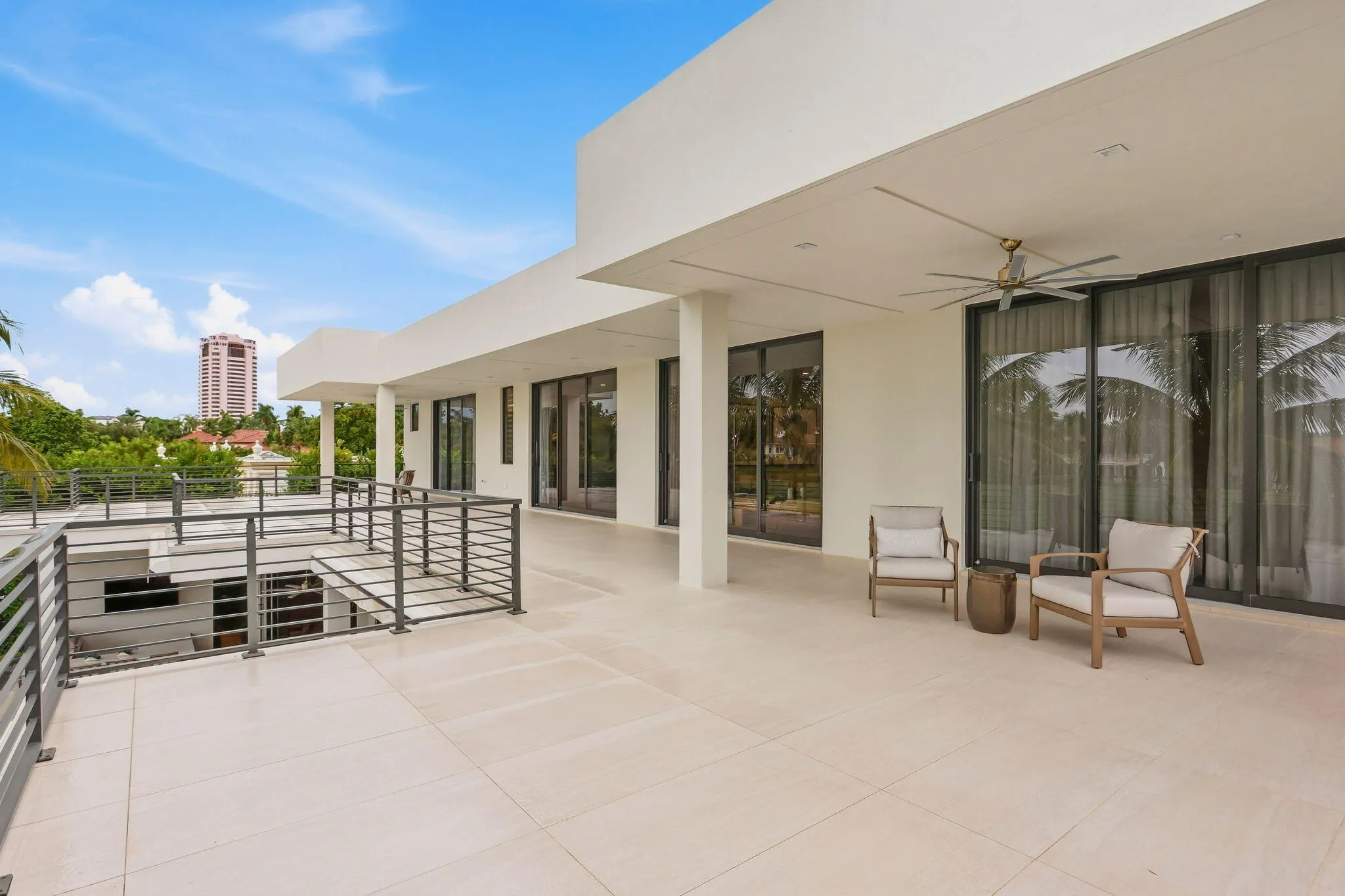 1371 ROYAL PALM Way