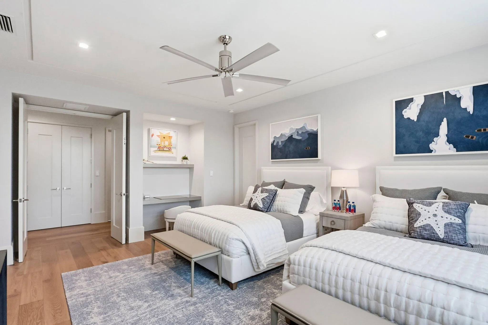 1371 ROYAL PALM Way