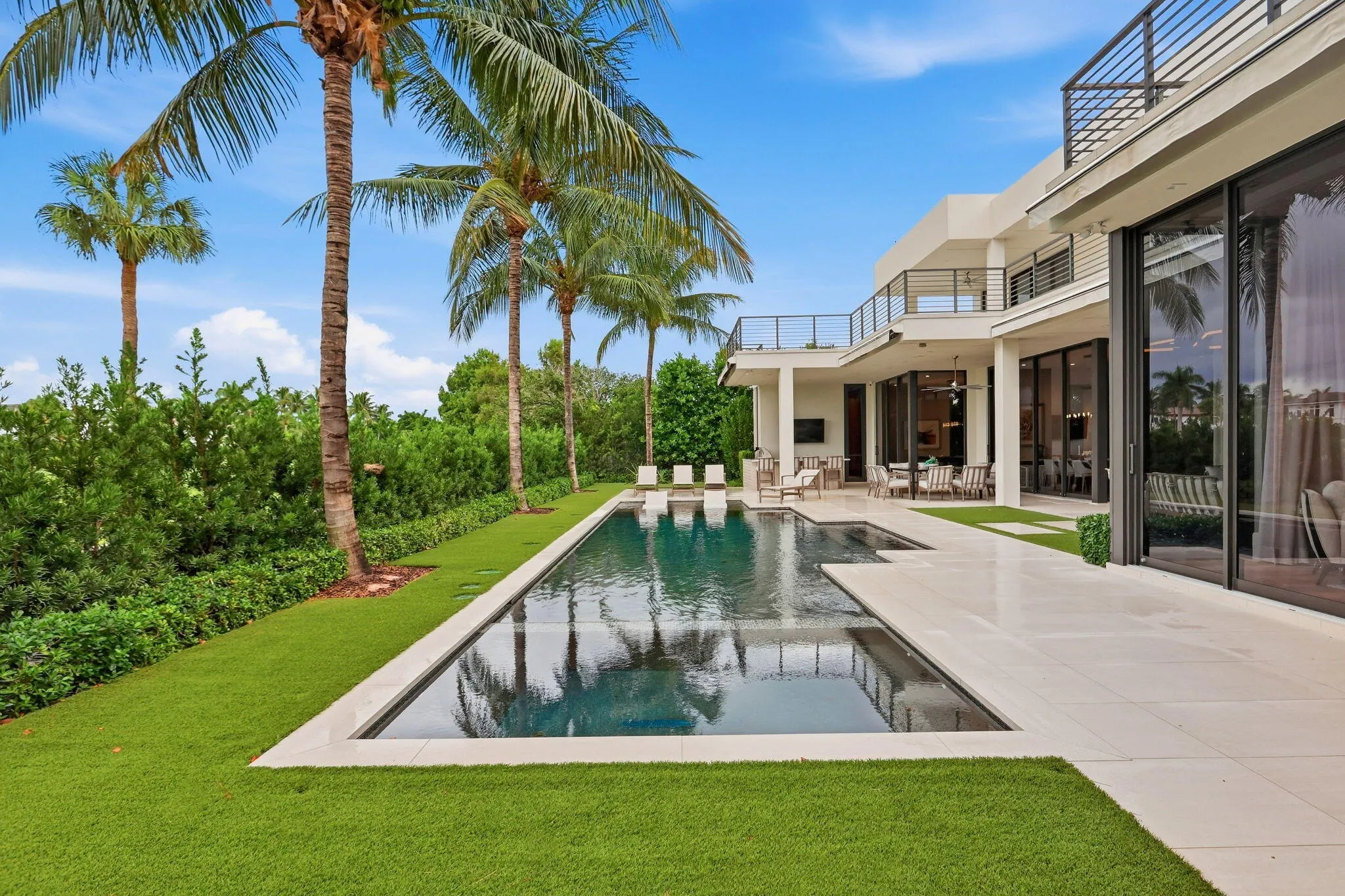 1371 ROYAL PALM Way