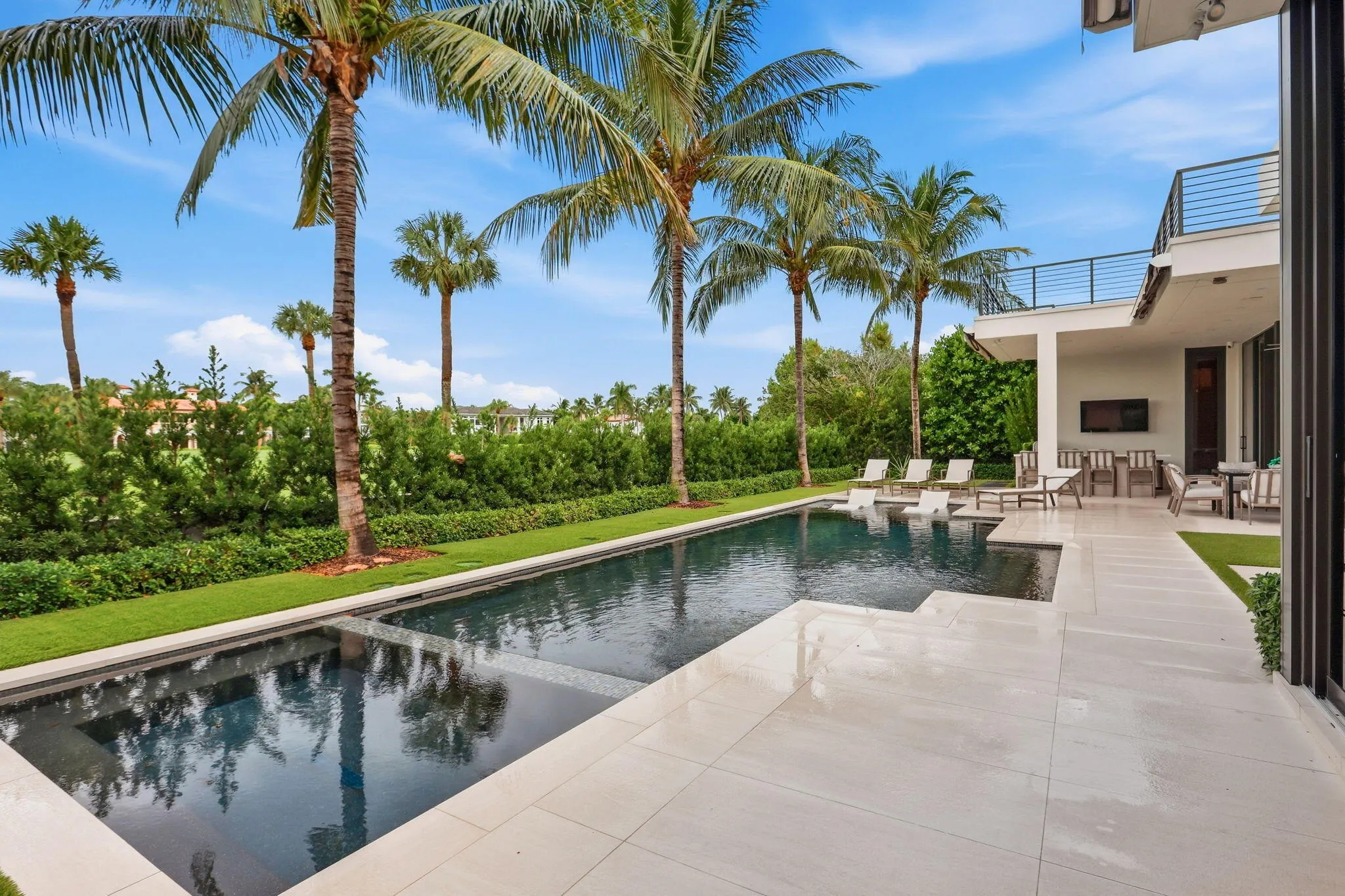 1371 ROYAL PALM Way