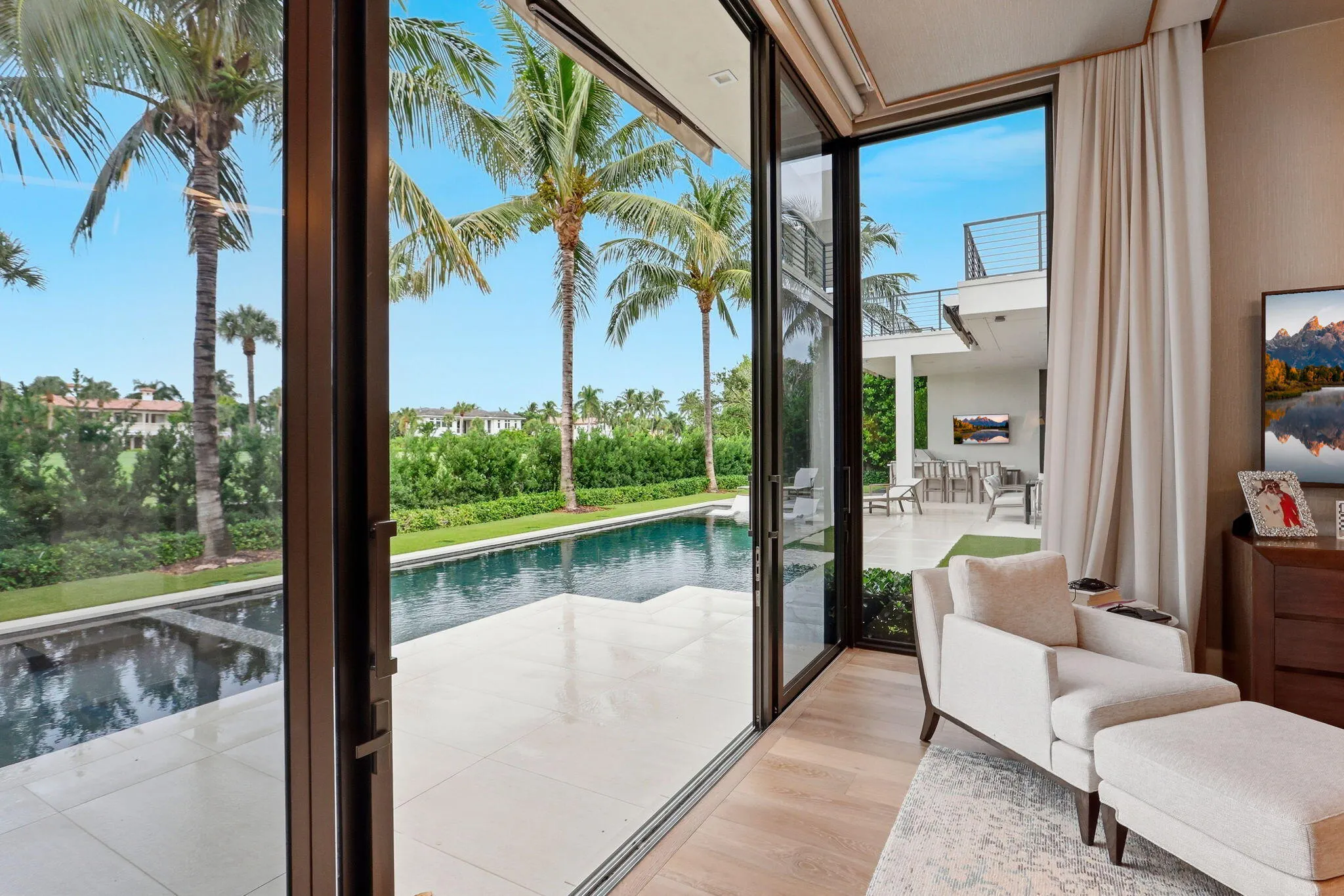 1371 ROYAL PALM Way