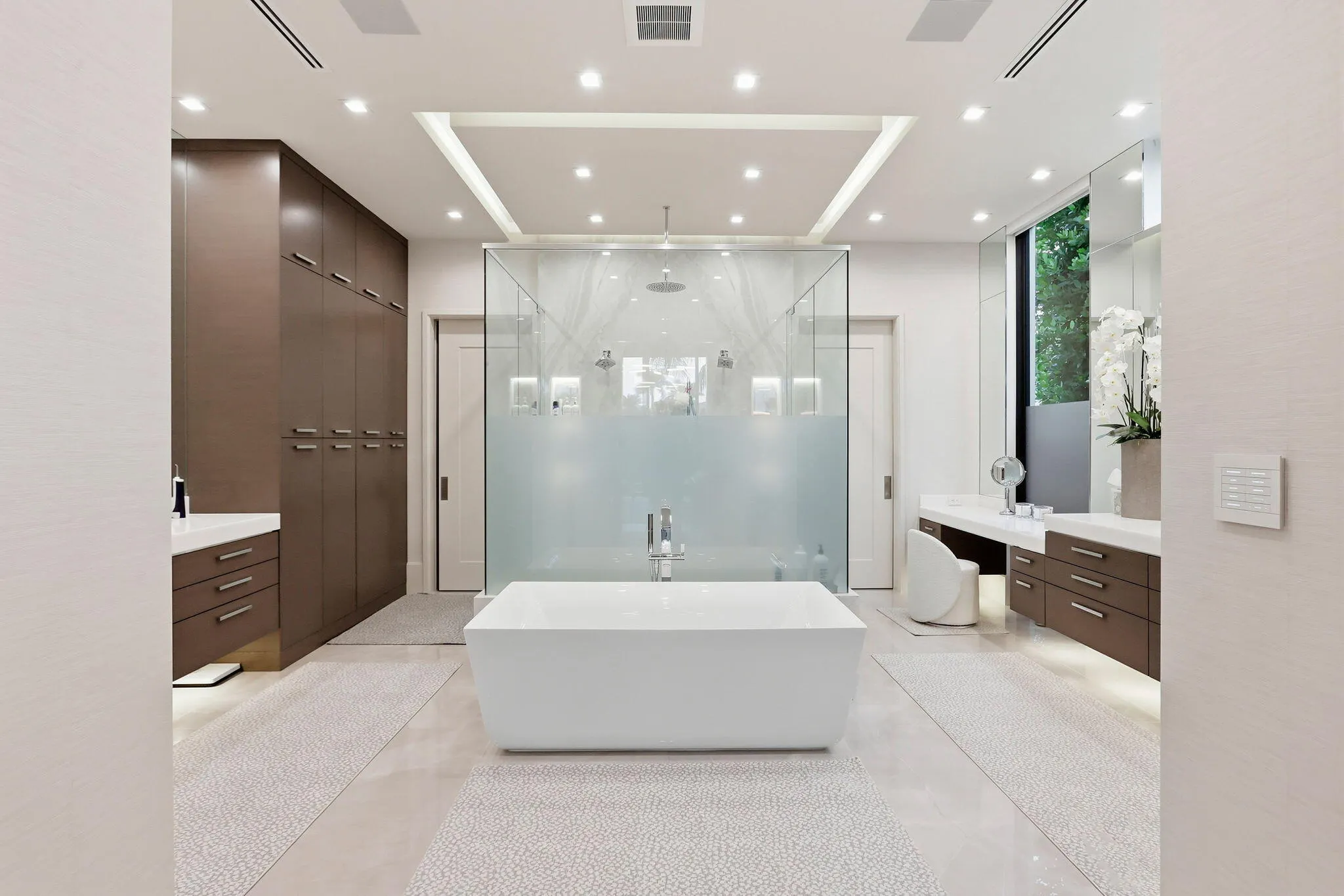 1371 ROYAL PALM Way