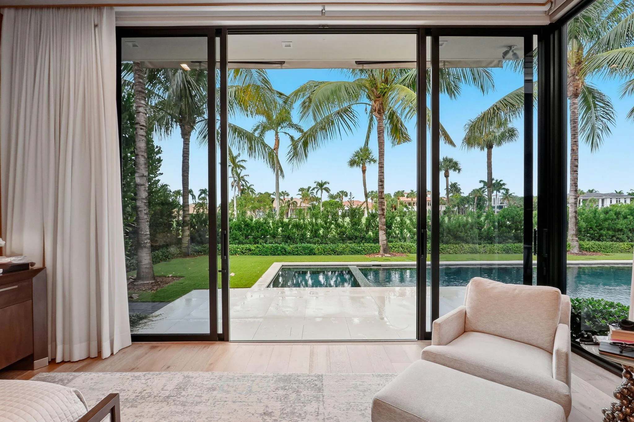 1371 ROYAL PALM Way