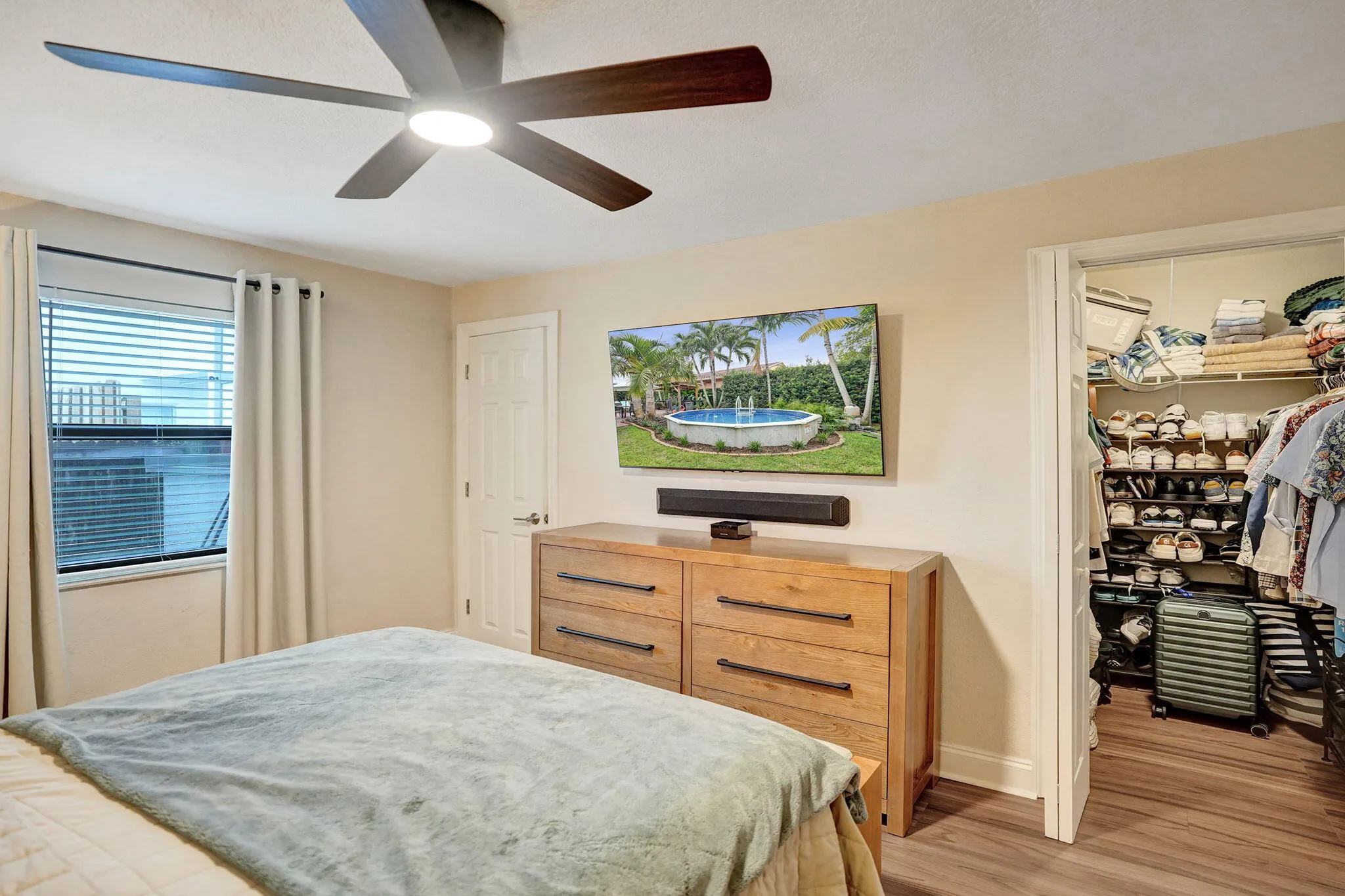 800 N 59th Avenue #1-2