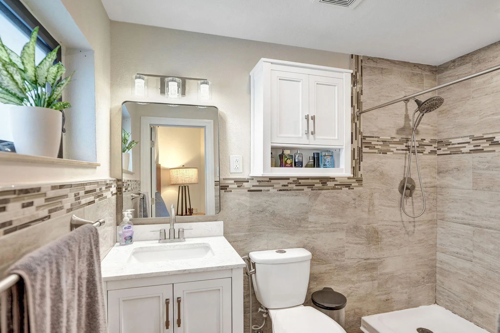 800 N 59th Avenue #1-2