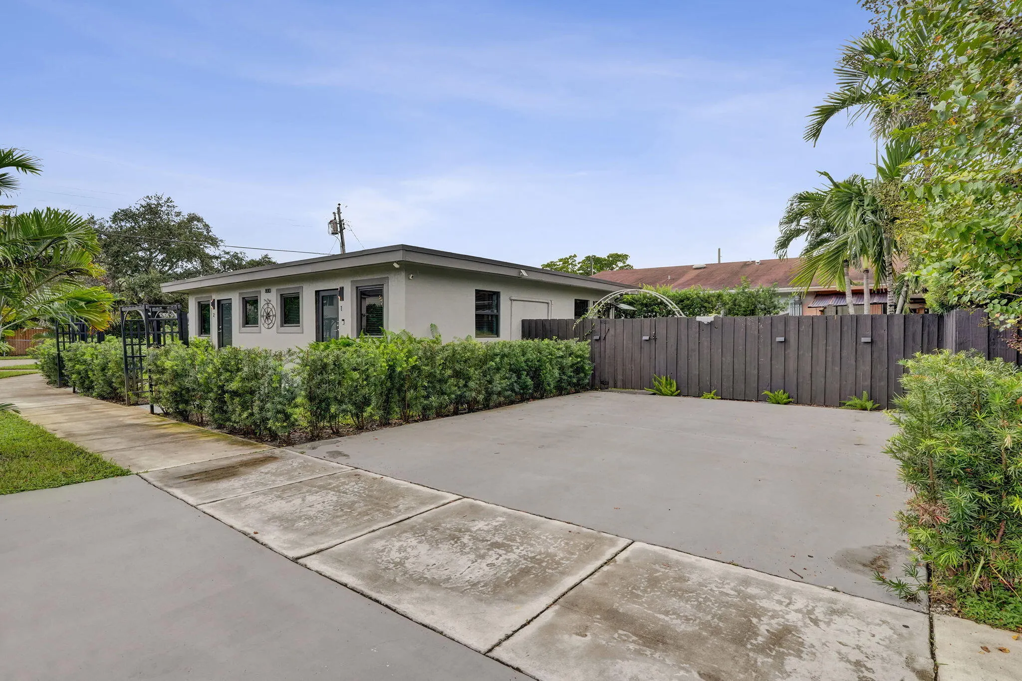 800 N 59th Avenue #1-2