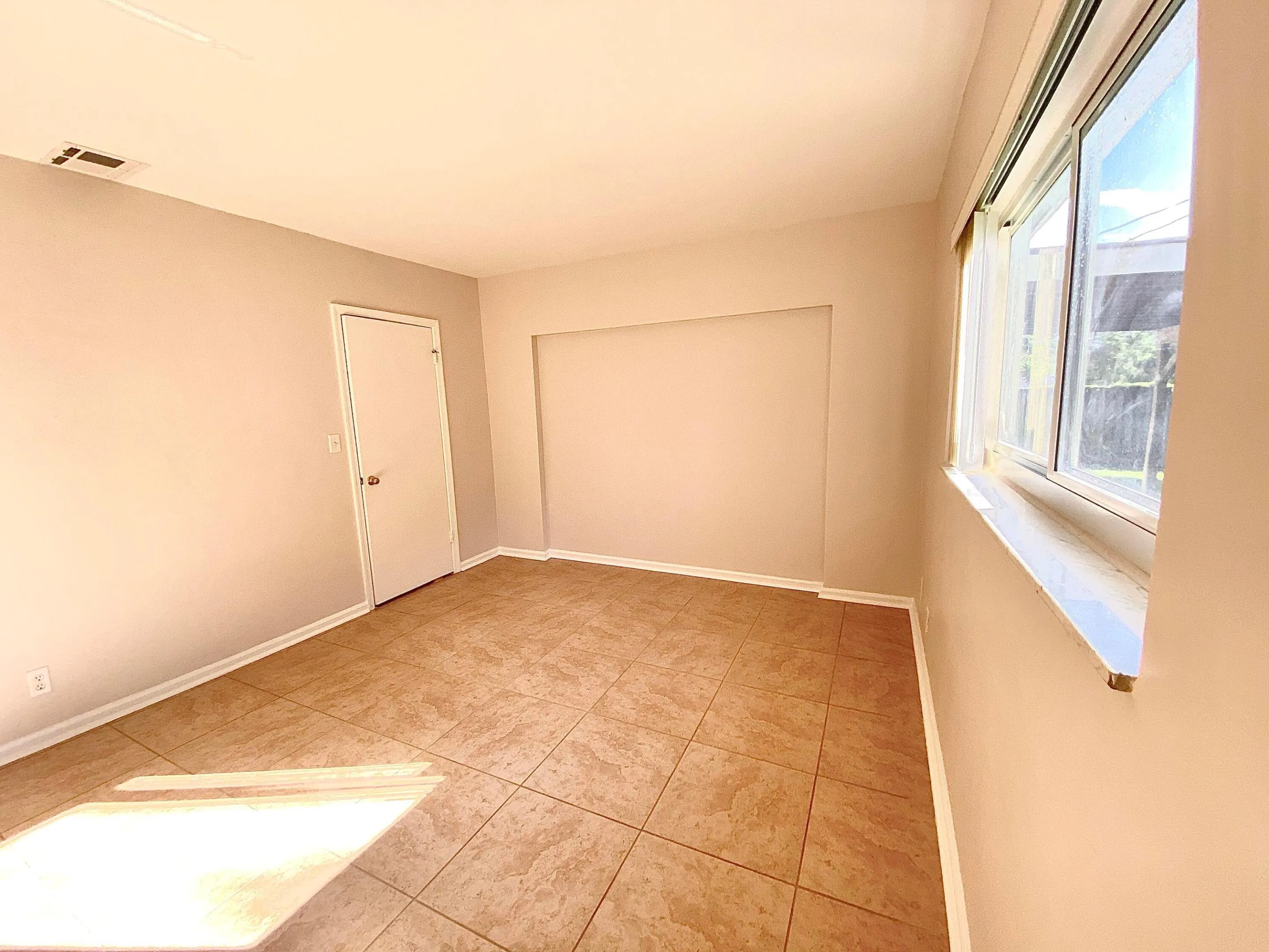 213 NE 9th Avenue