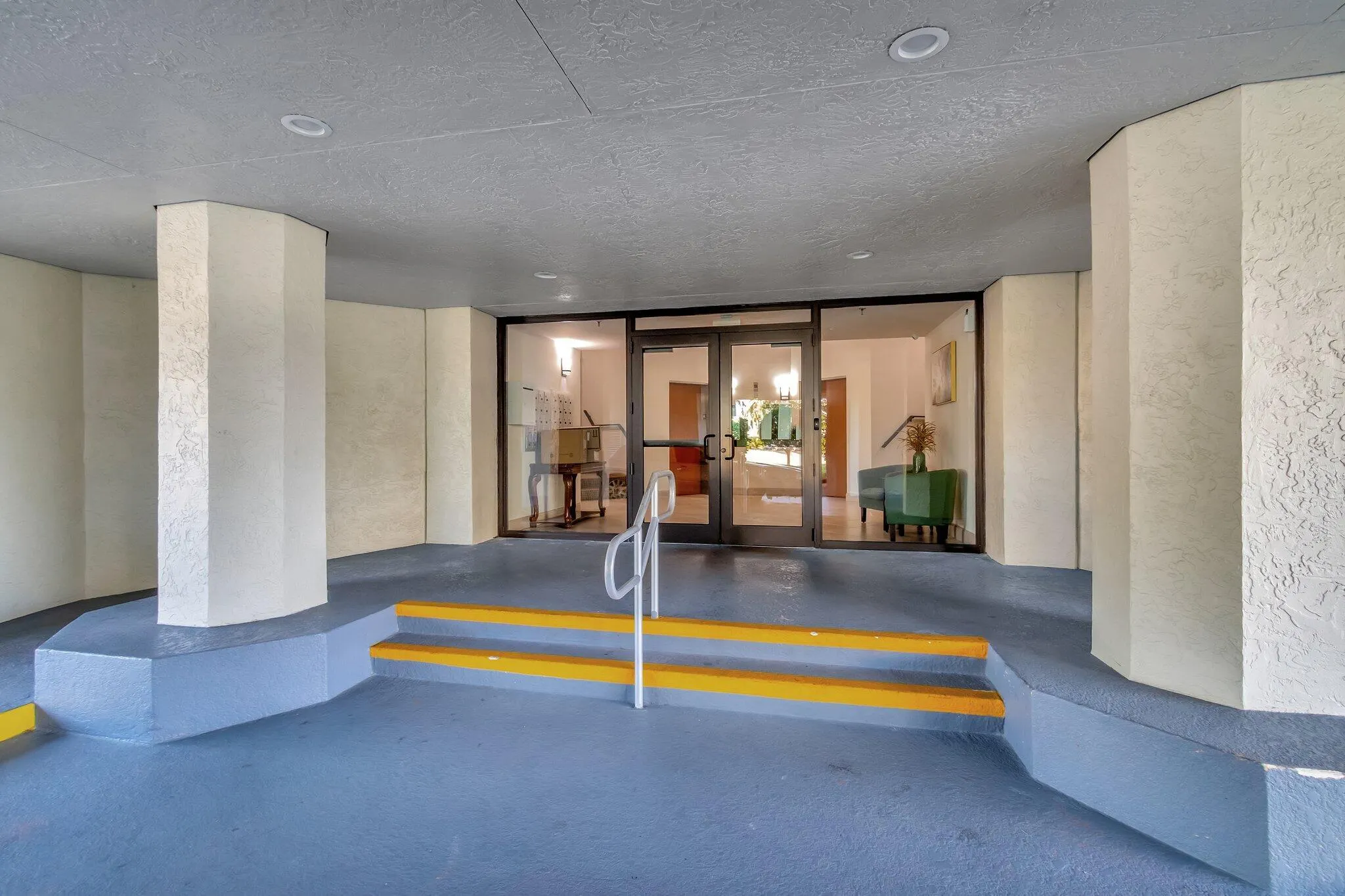 6372 LA COSTA Drive #504