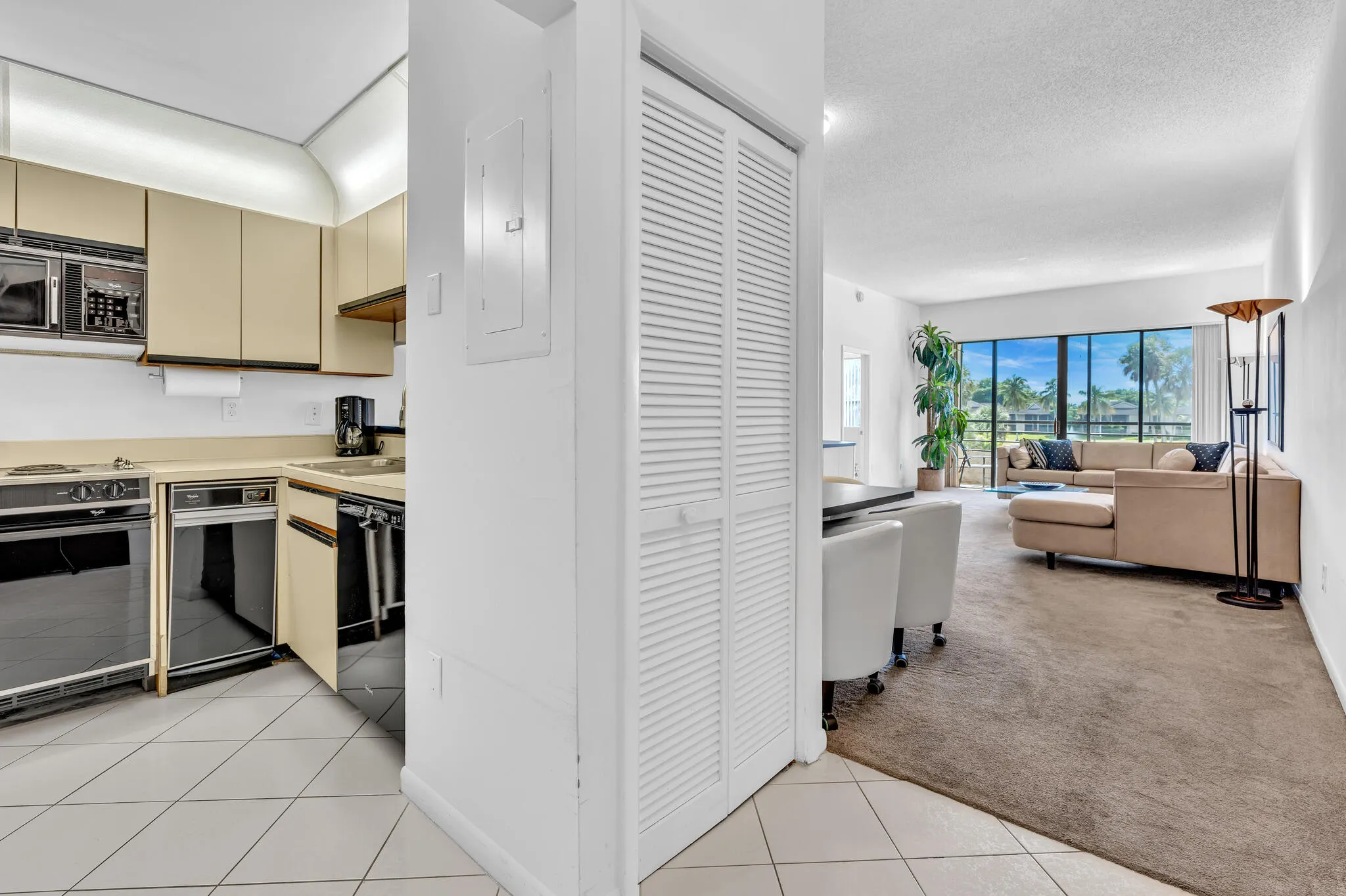 7508 LA PAZ Boulevard #204