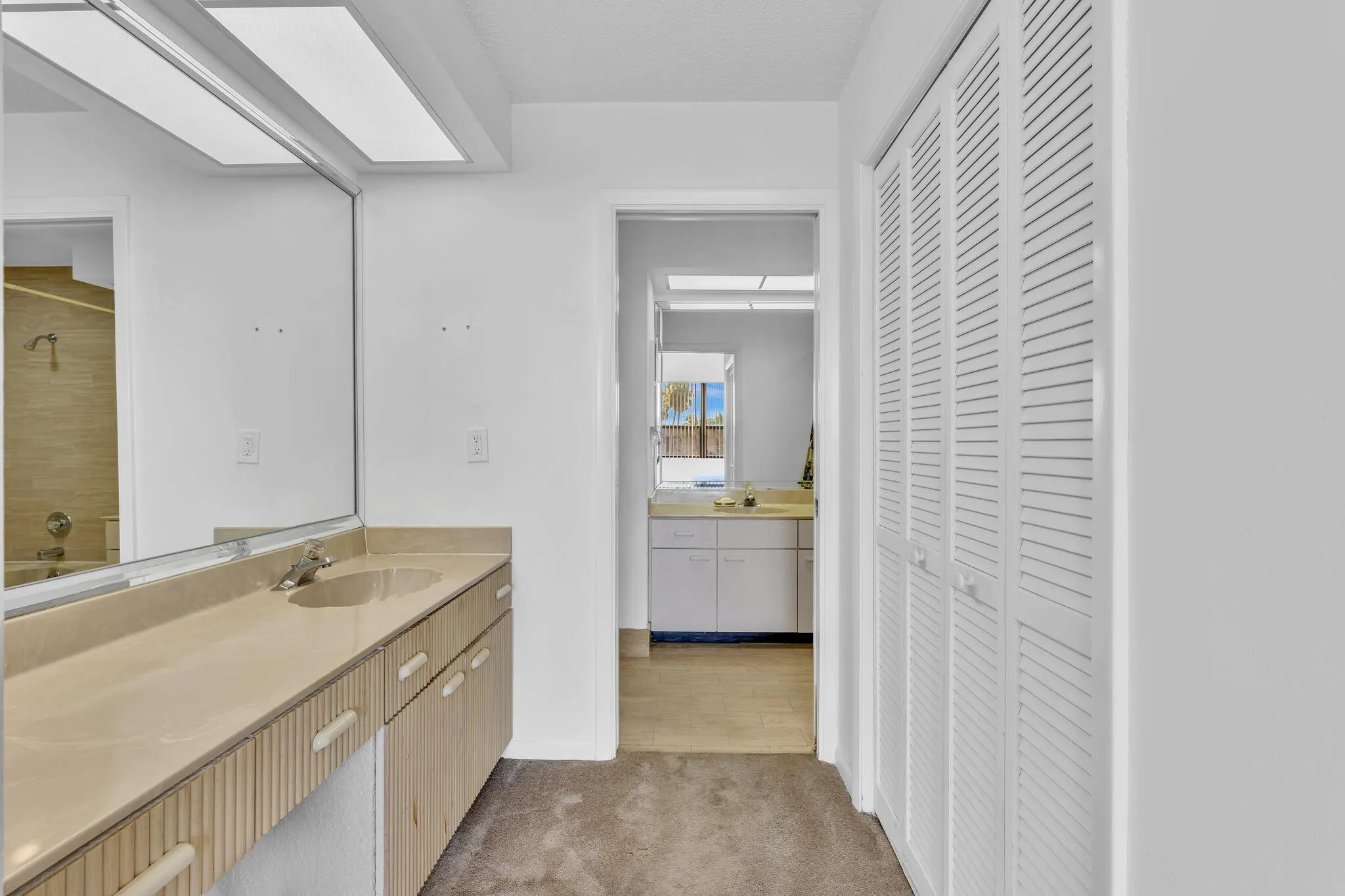 7508 LA PAZ Boulevard #204