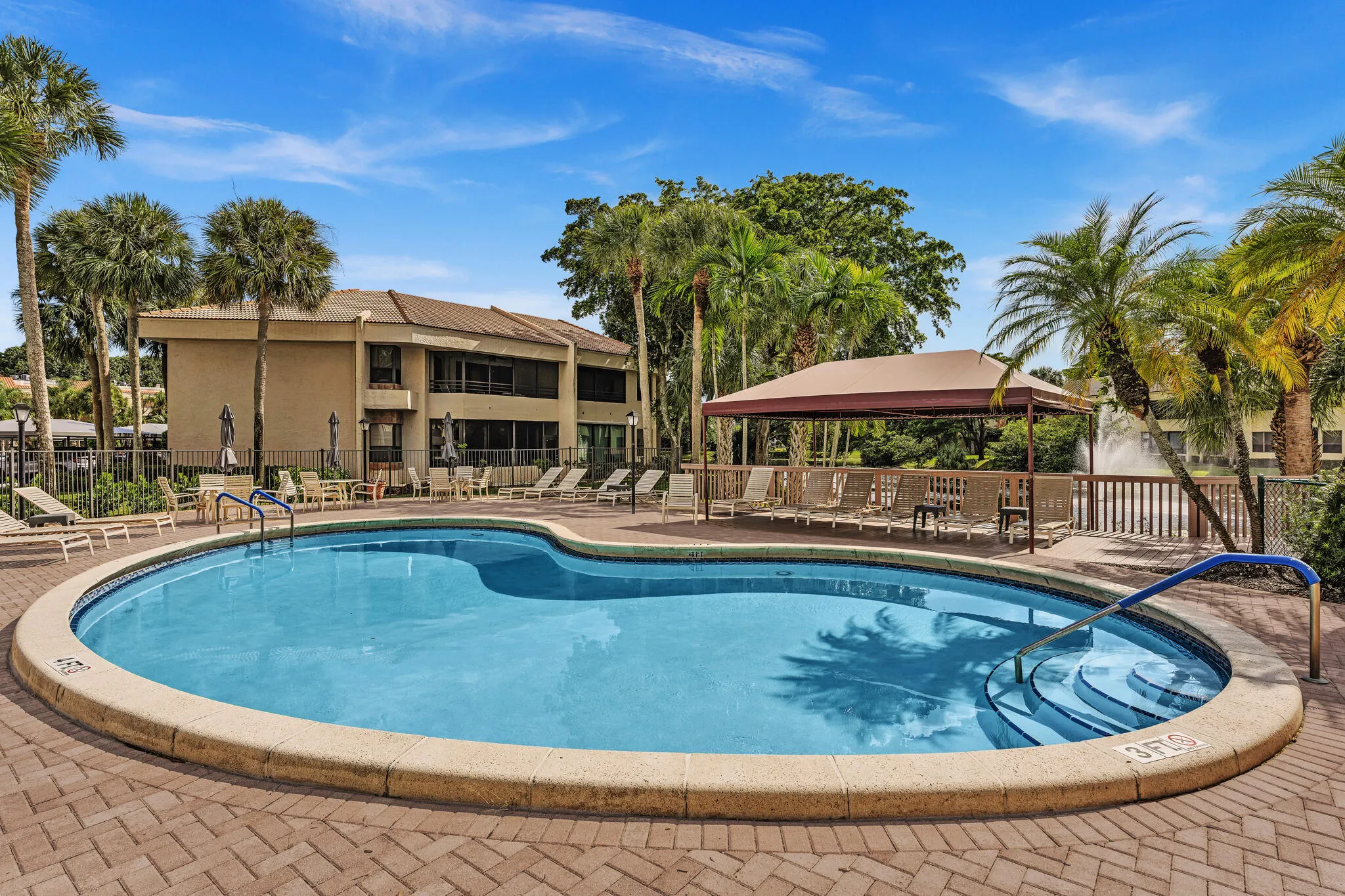 7508 LA PAZ Boulevard #204