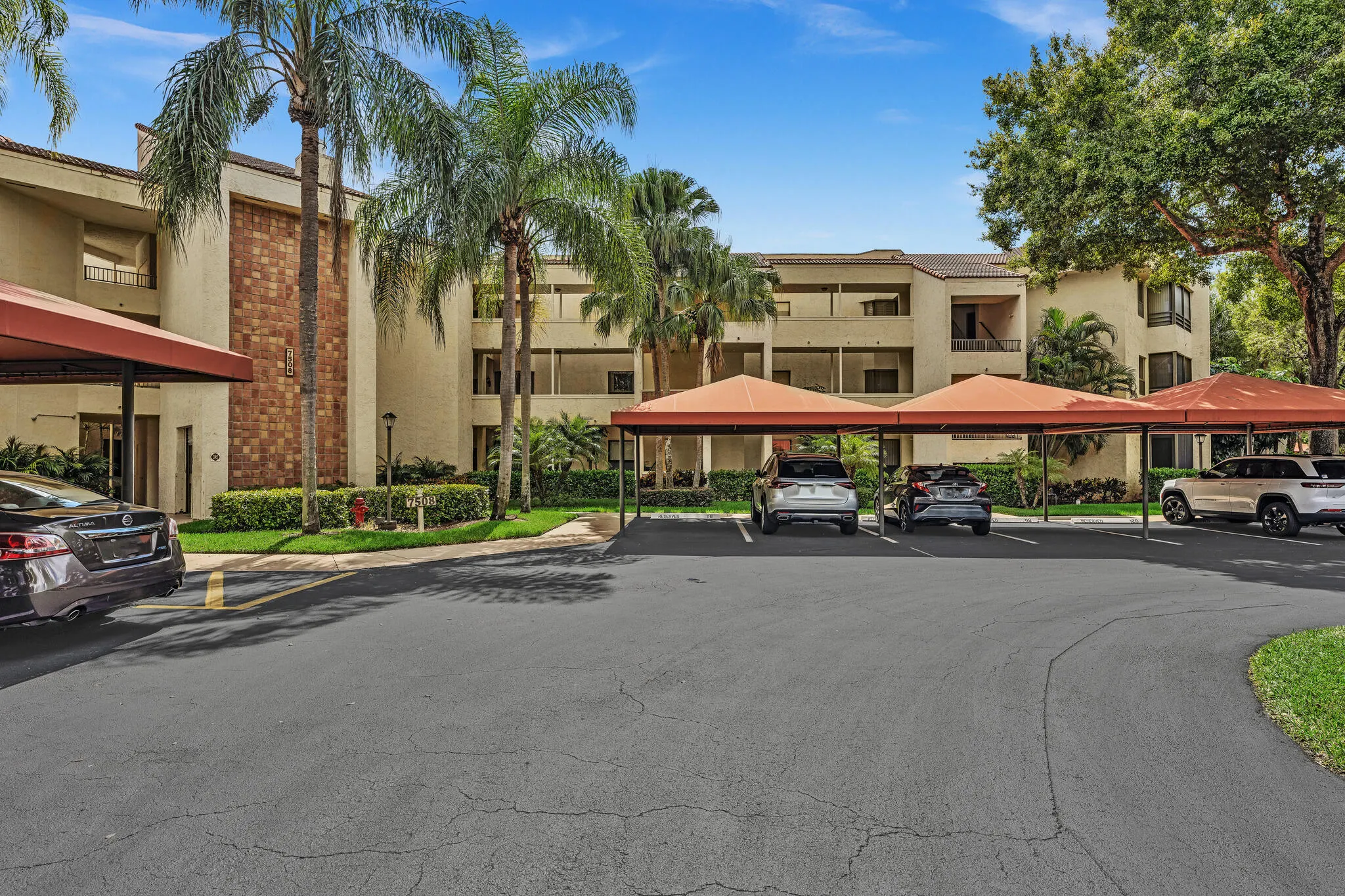 7508 LA PAZ Boulevard #204