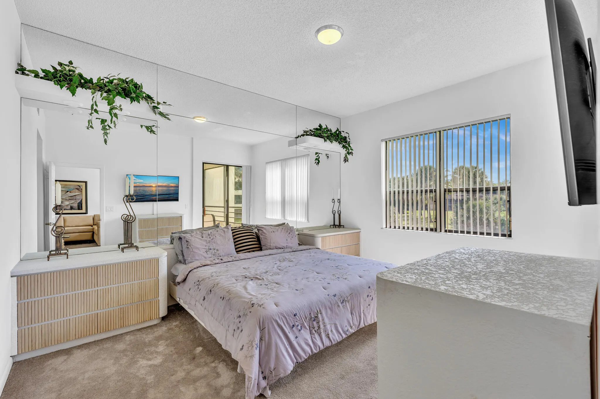 7508 LA PAZ Boulevard #204