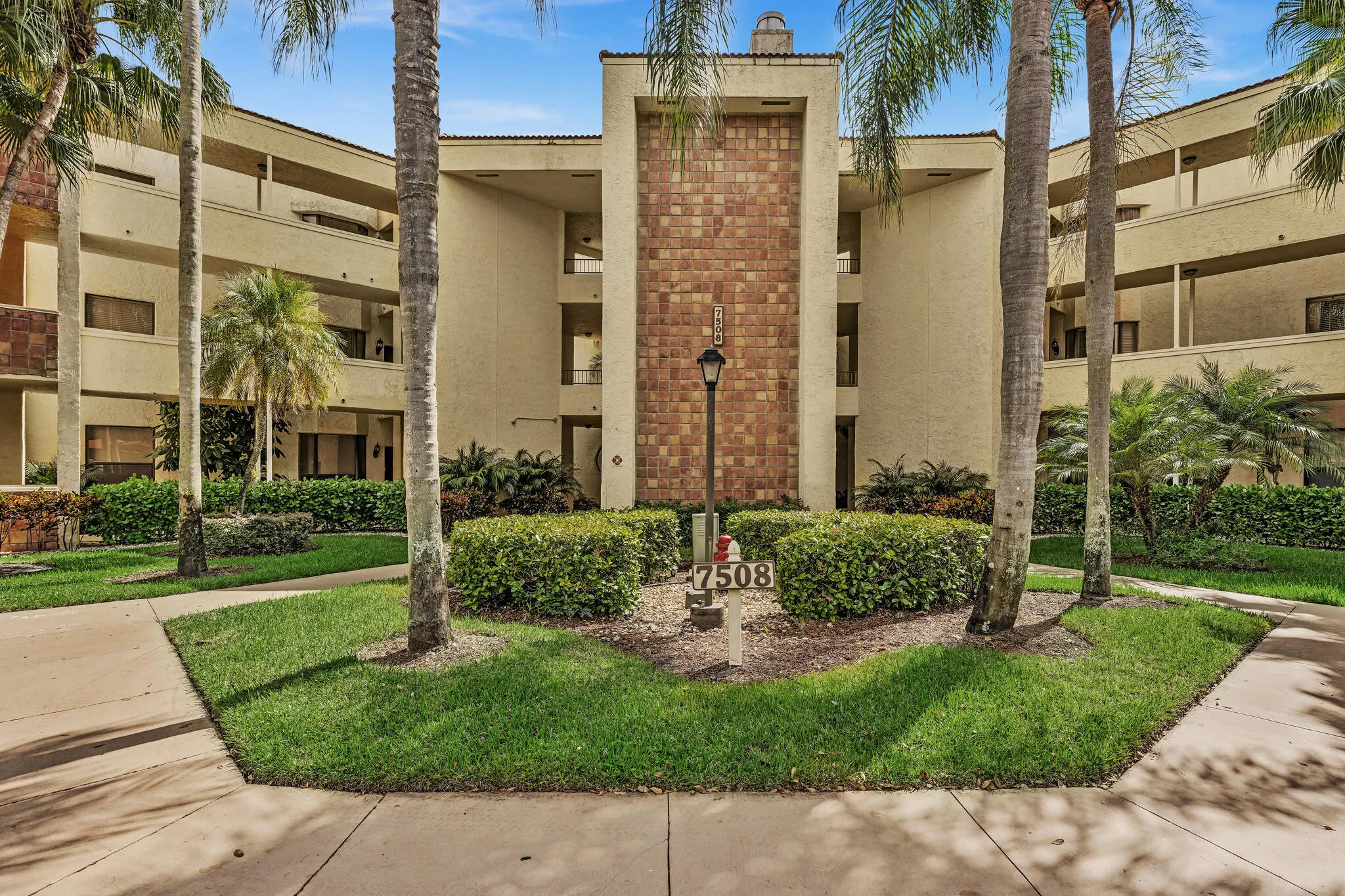 7508 LA PAZ Boulevard #204