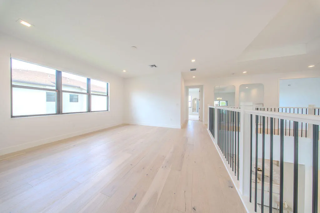 9515 ROYAL WOODS Manor