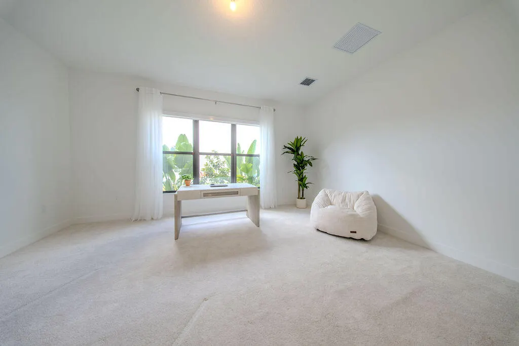 9515 ROYAL WOODS Manor