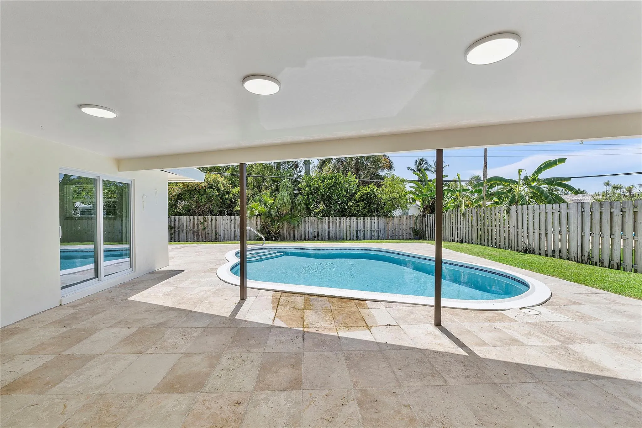 400 SW 9TH Avenue